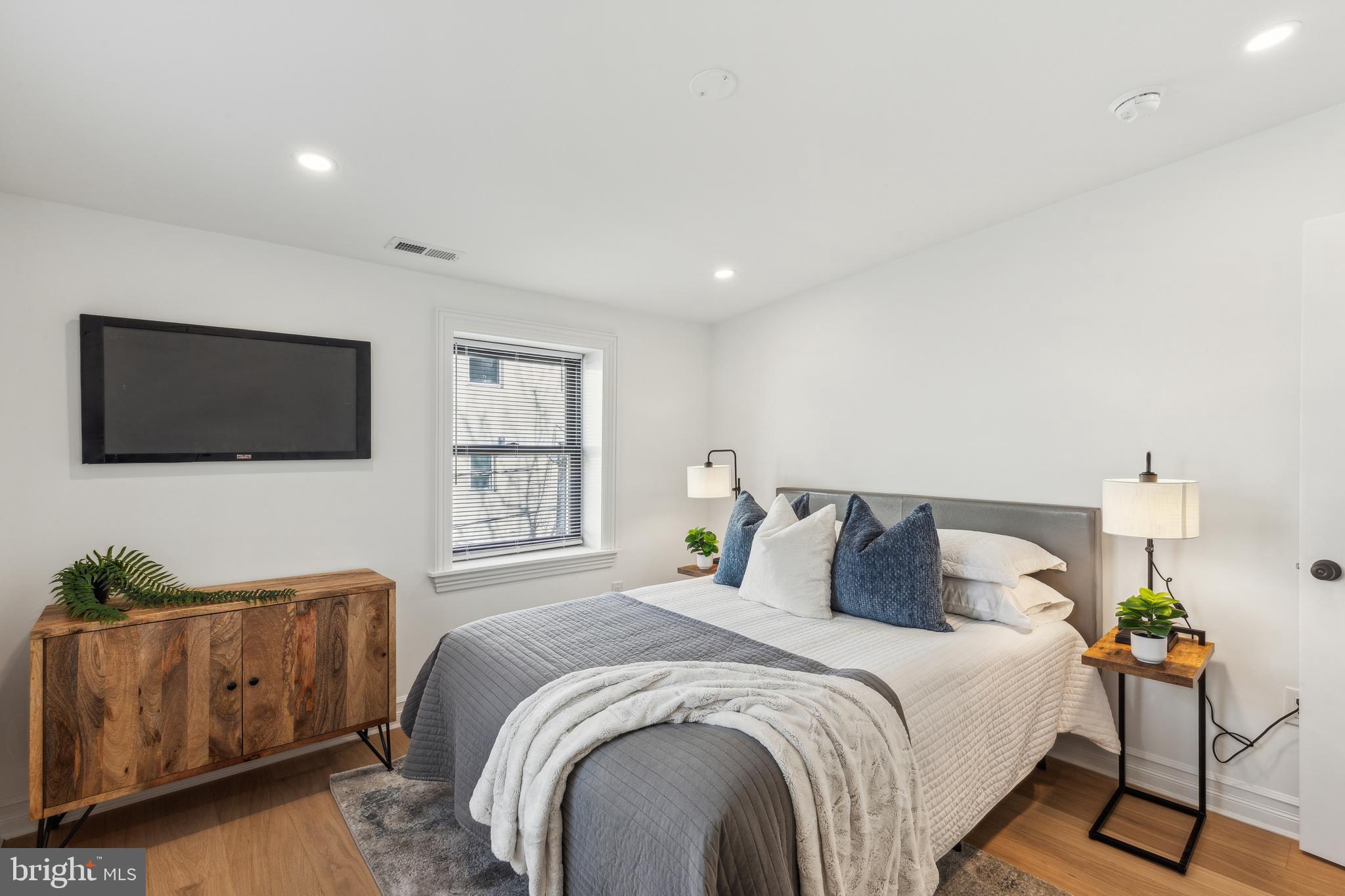 SPRING GARDEN - Residential