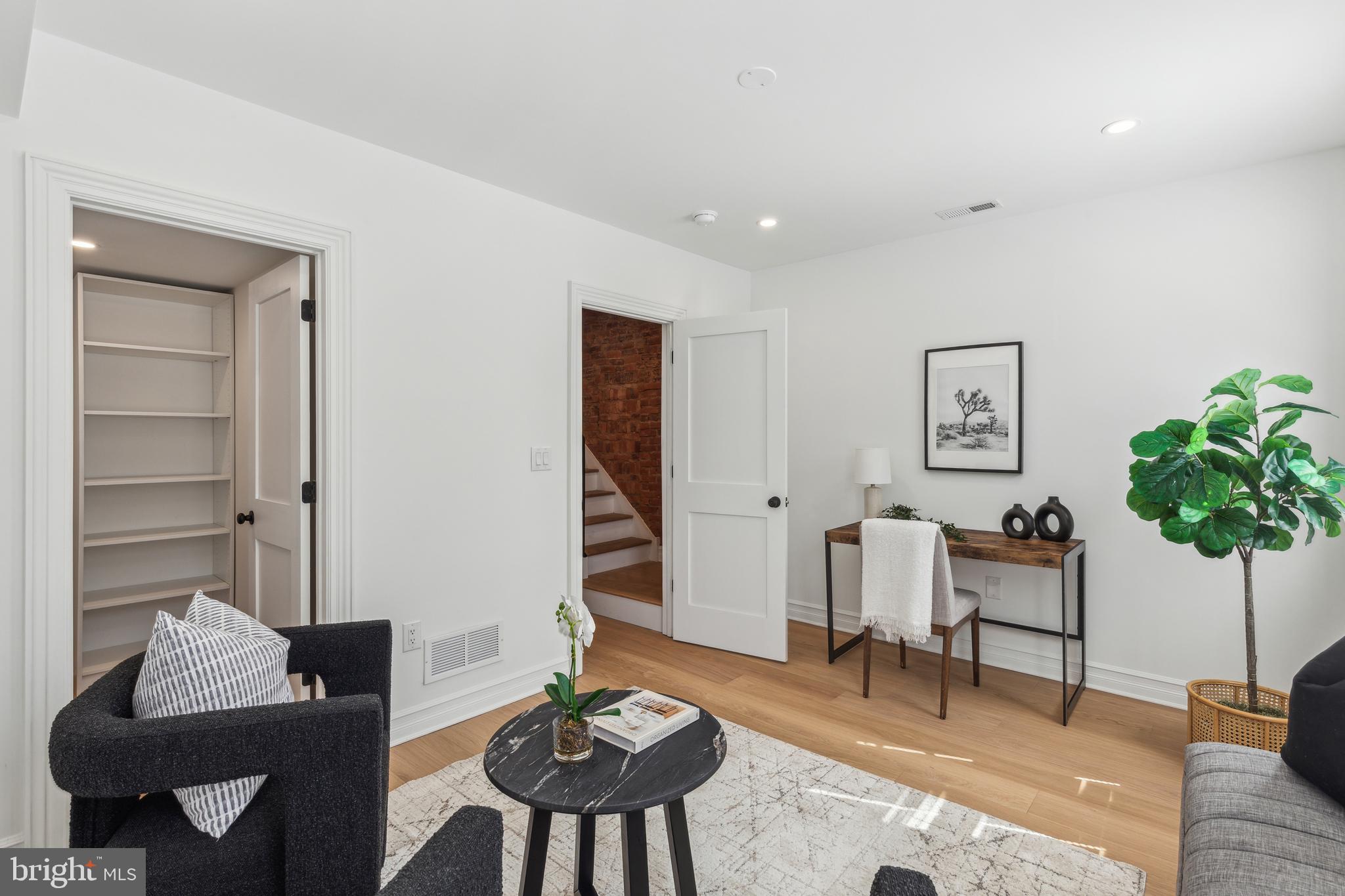 SPRING GARDEN - Residential