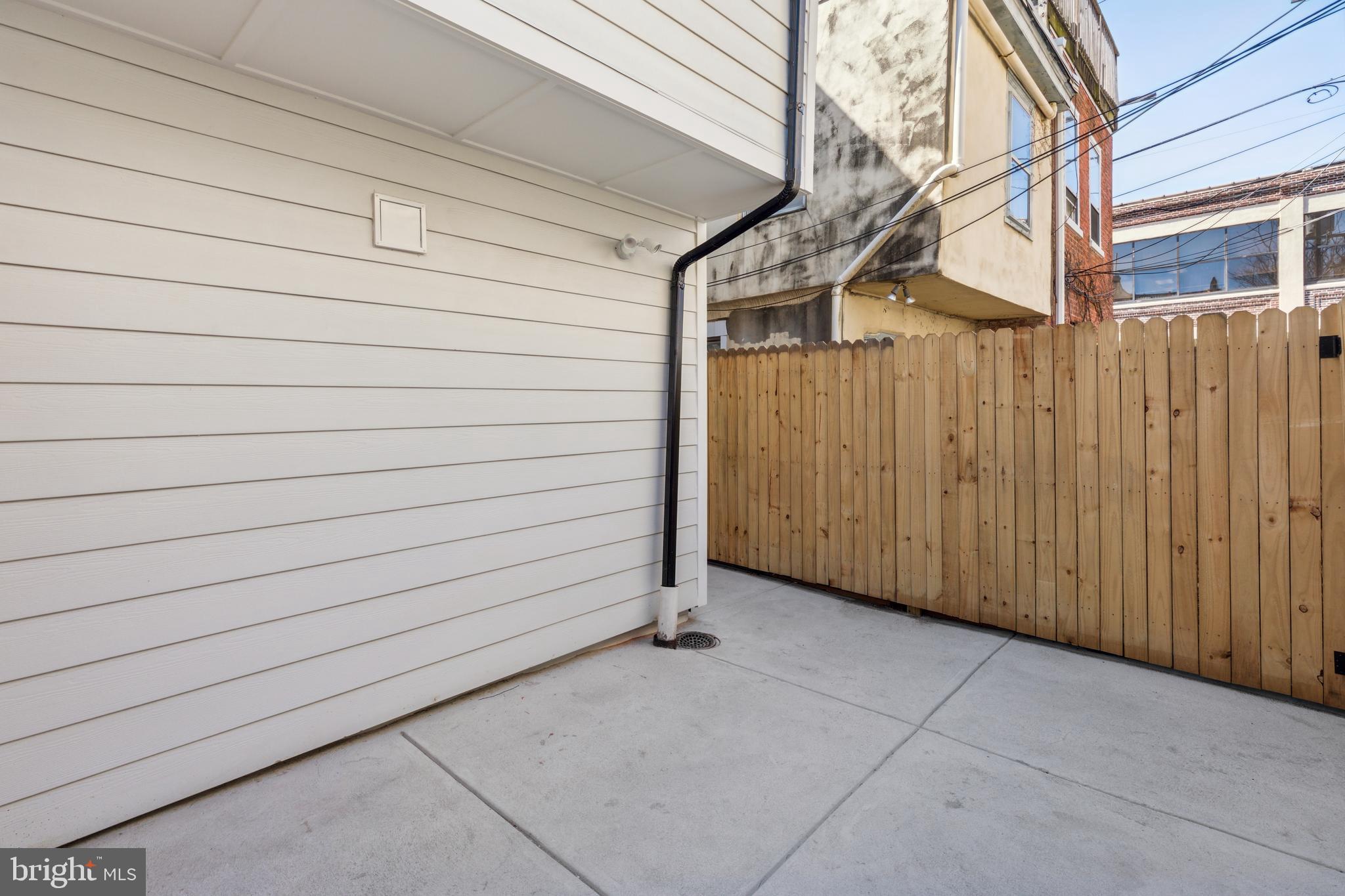 SPRING GARDEN - Residential