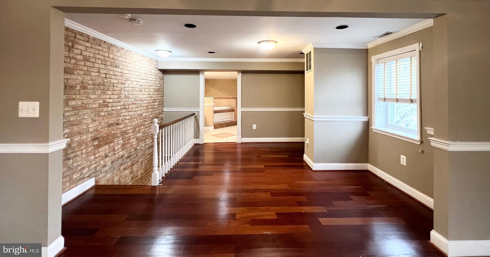 WASHINGTON HILL - Residential