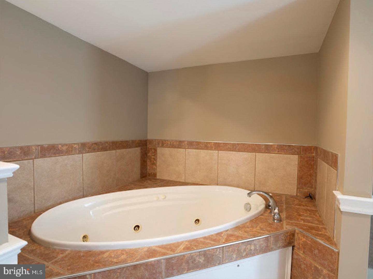 WASHINGTON HILL - Residential