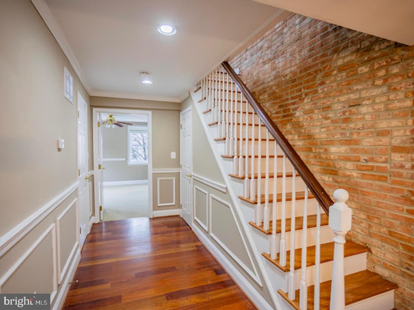 WASHINGTON HILL - Residential