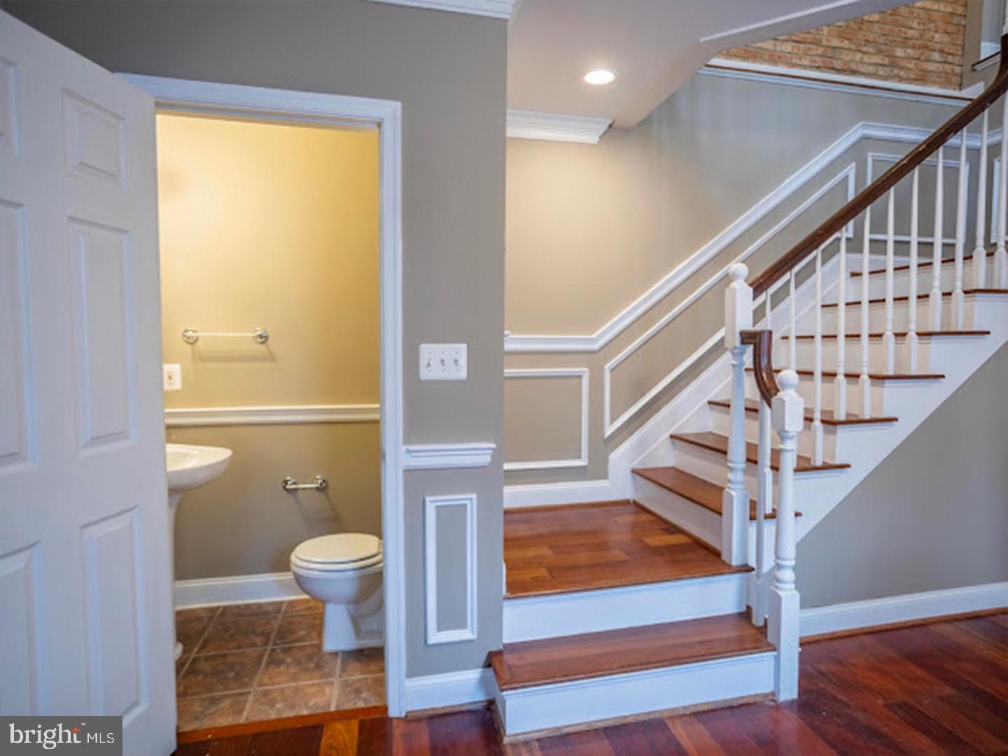 WASHINGTON HILL - Residential