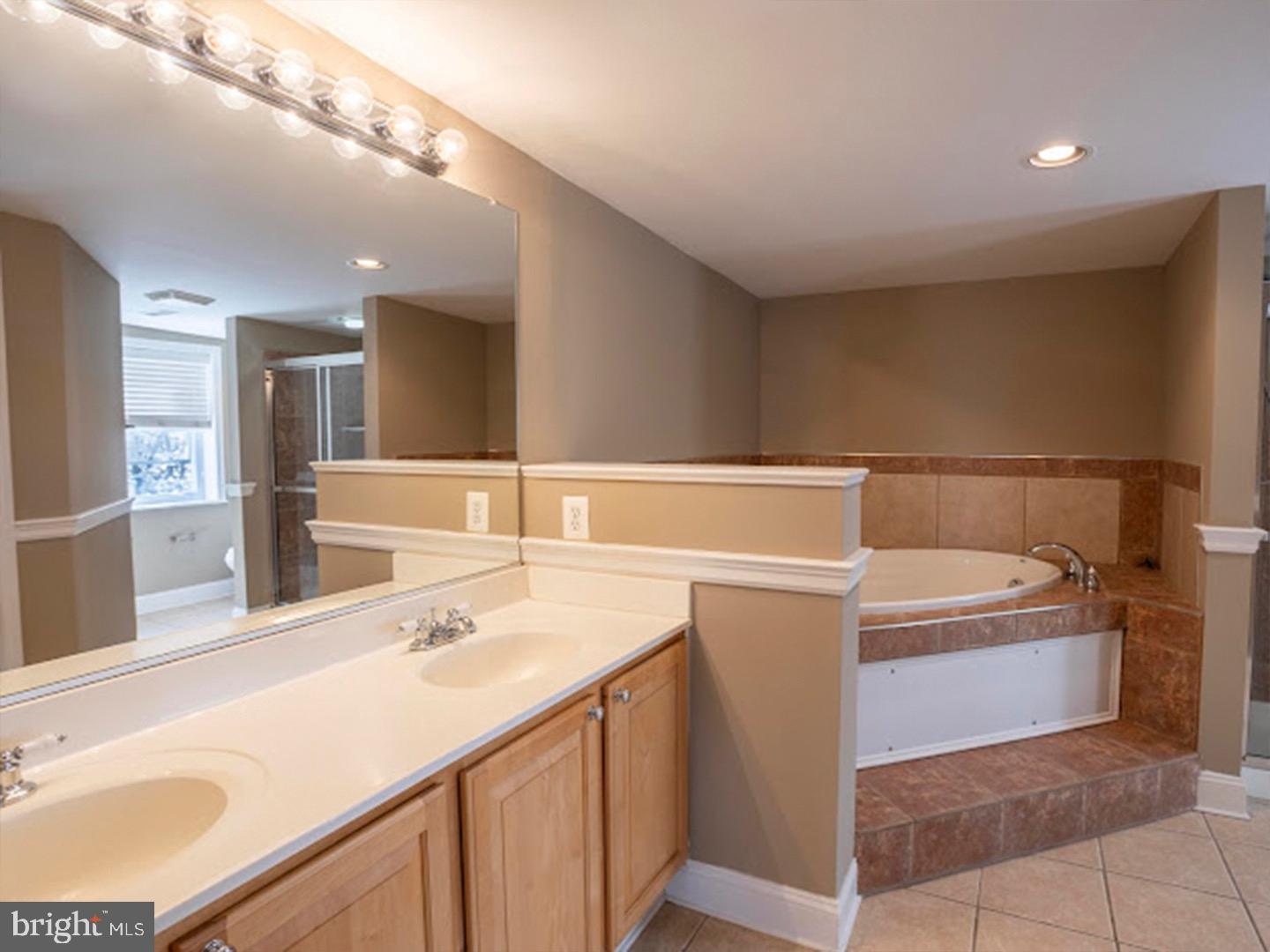 WASHINGTON HILL - Residential