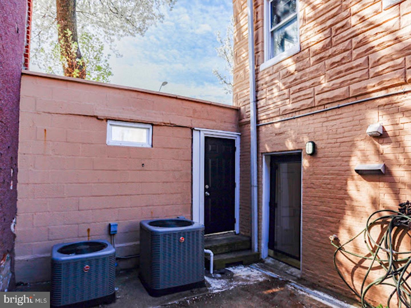 WASHINGTON HILL - Residential