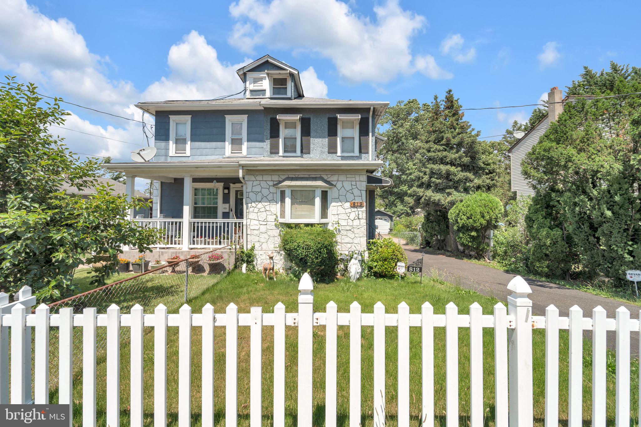 812 ENGARD AVENUE