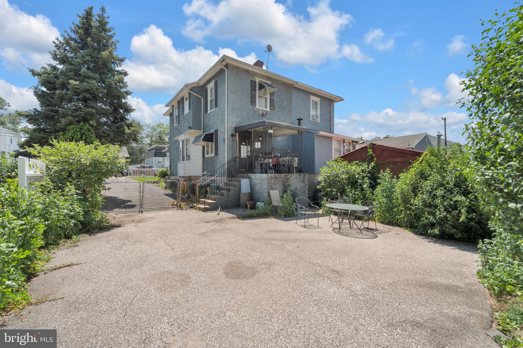 812 ENGARD AVENUE