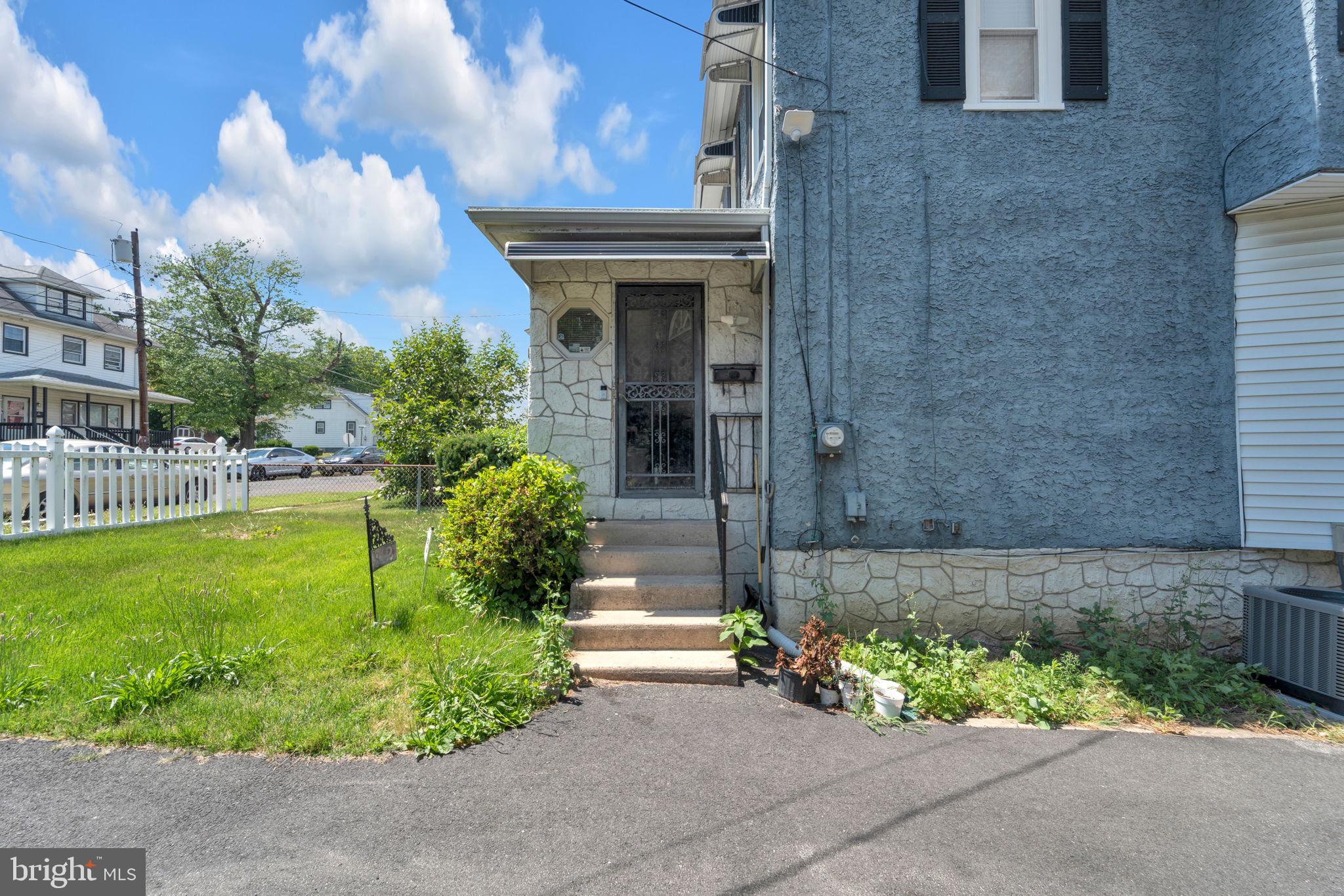 812 ENGARD AVENUE