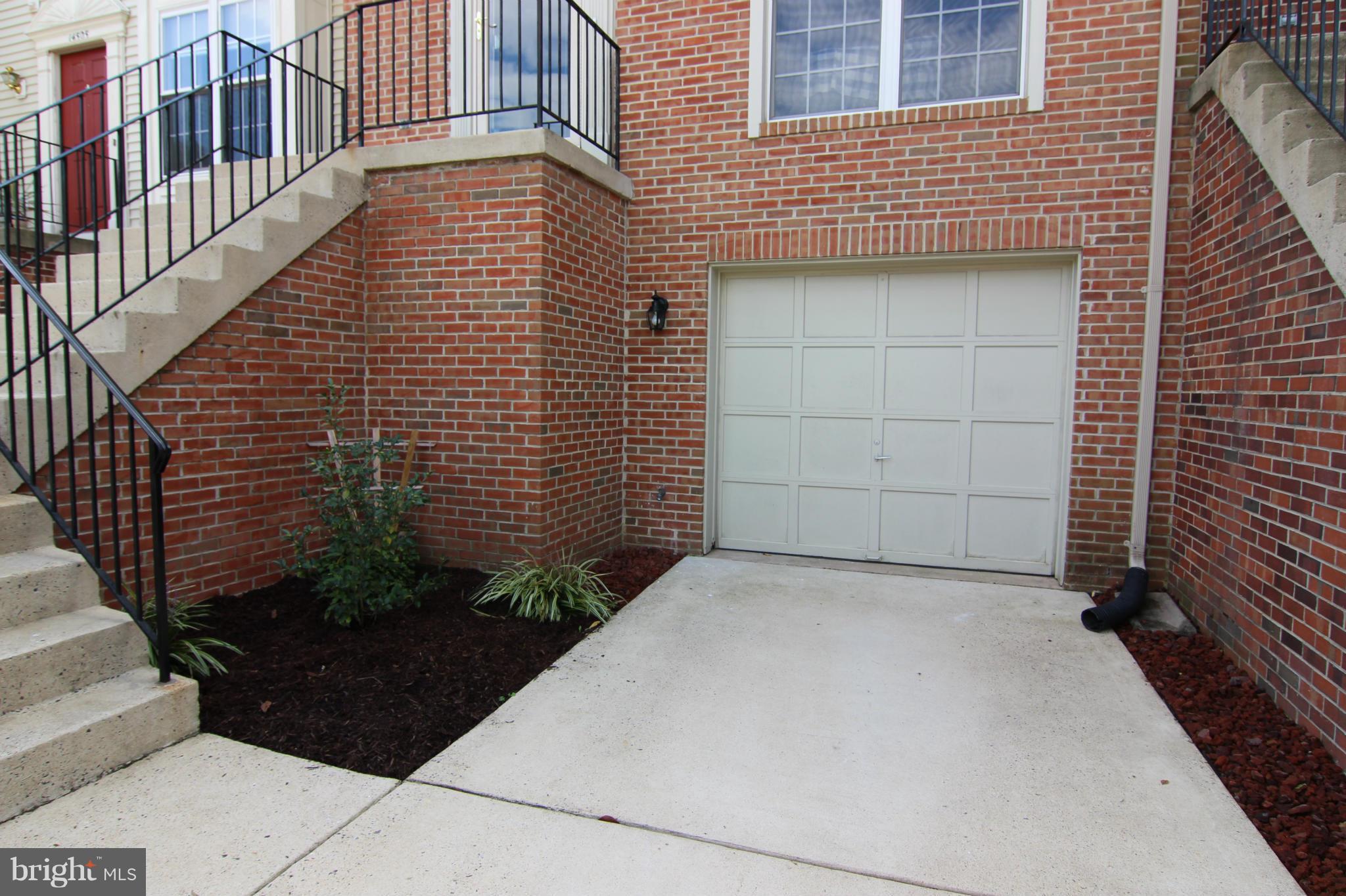 WOODGATE MANOR - Residential