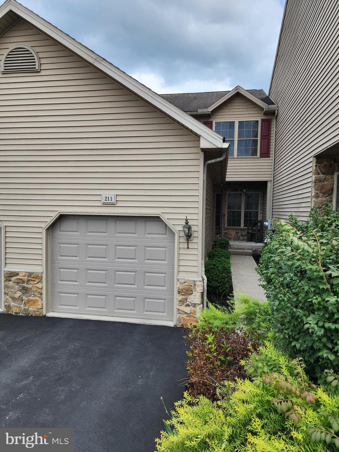 211 FAWN COURT