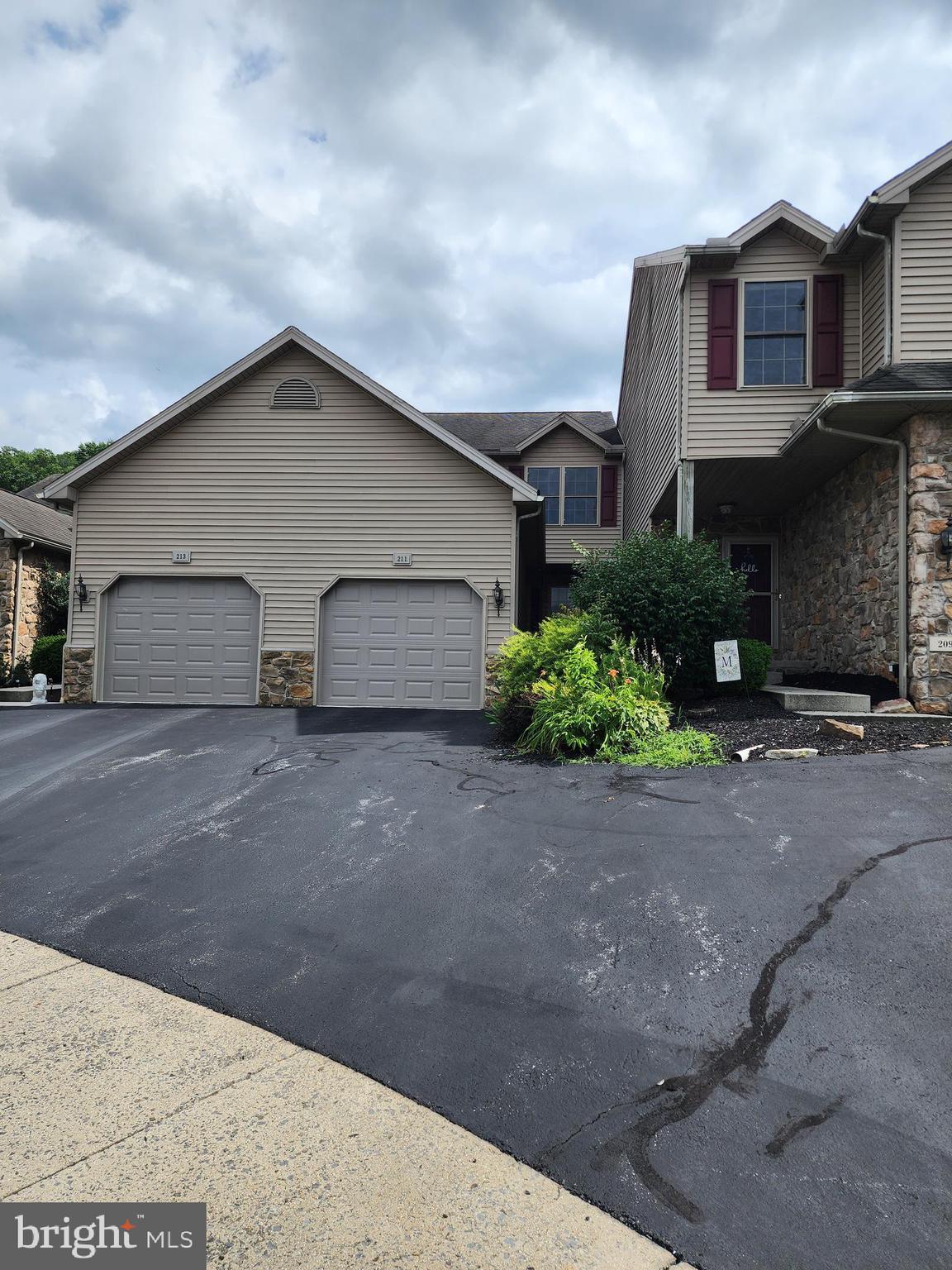 211 FAWN COURT