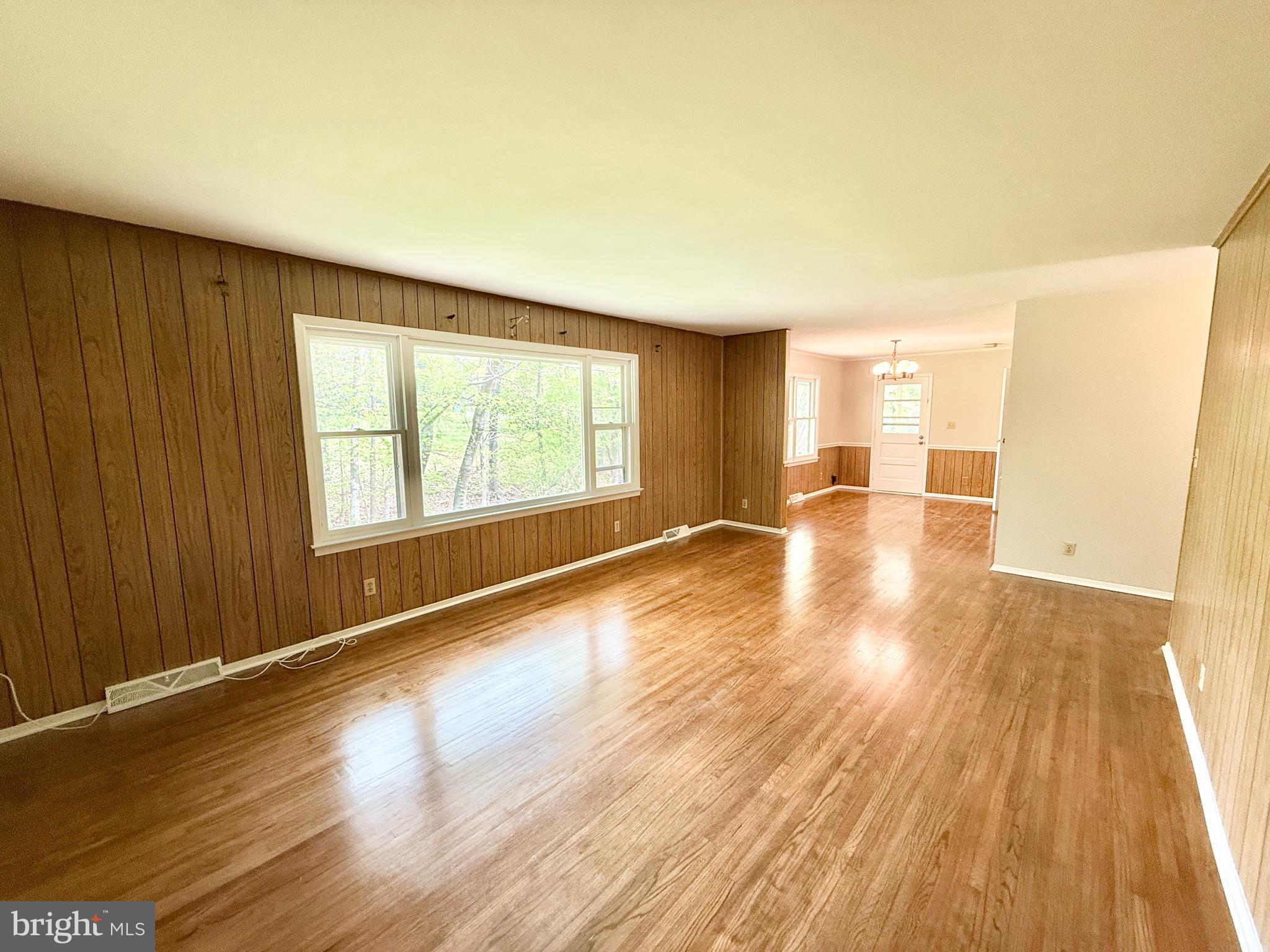 LEE'S HEADQUARTERS - Residential