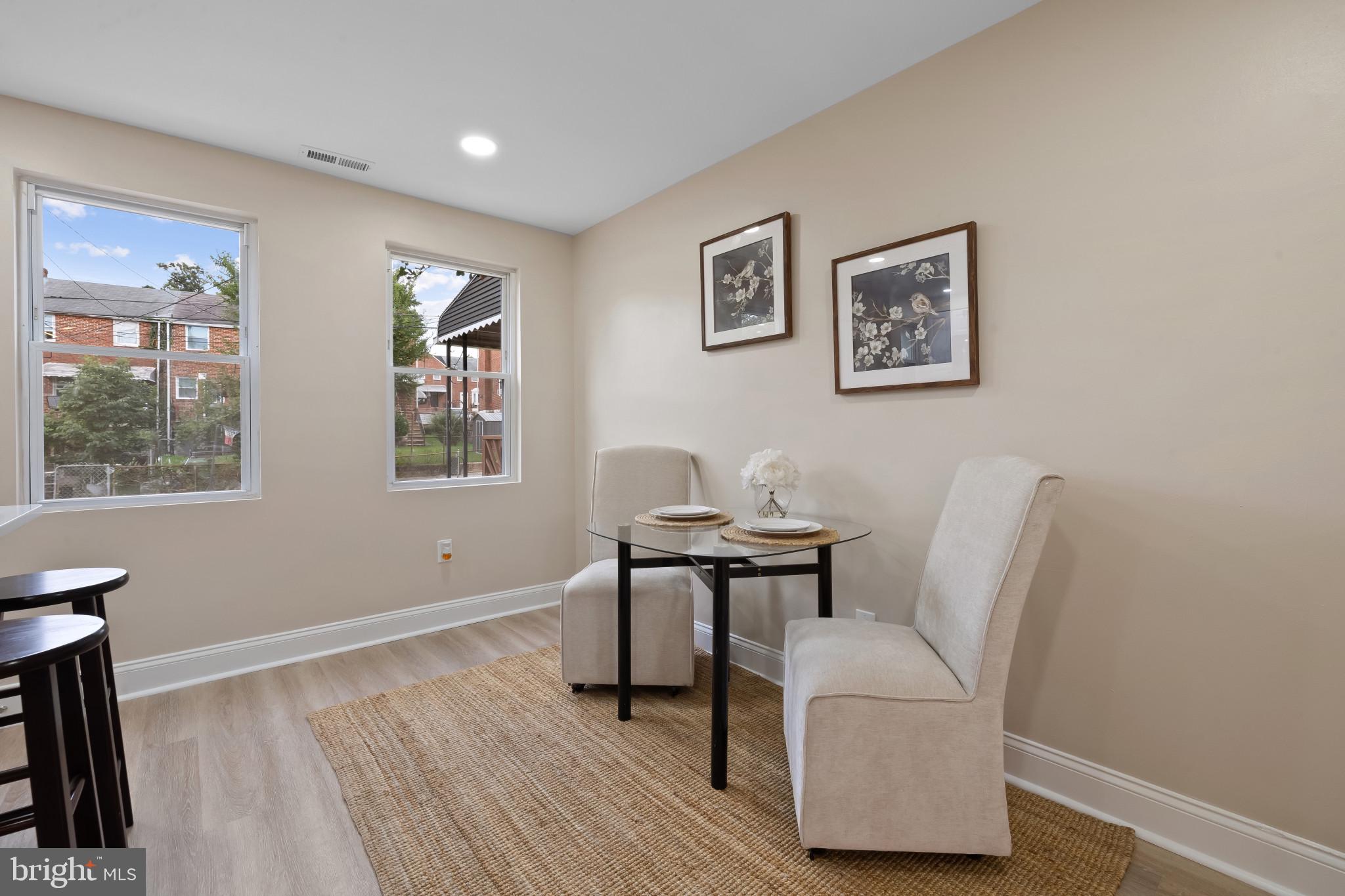 PERRING LOCH - Residential Lease