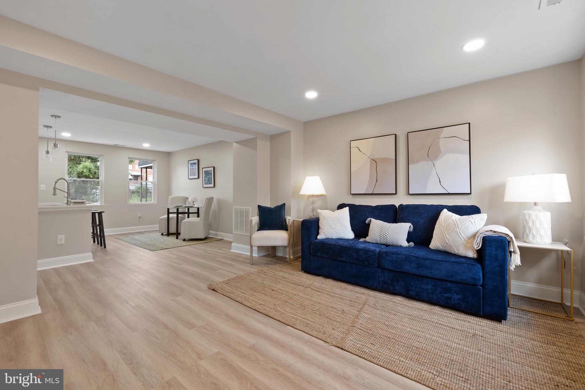 1811 RAMBLEWOOD ROAD