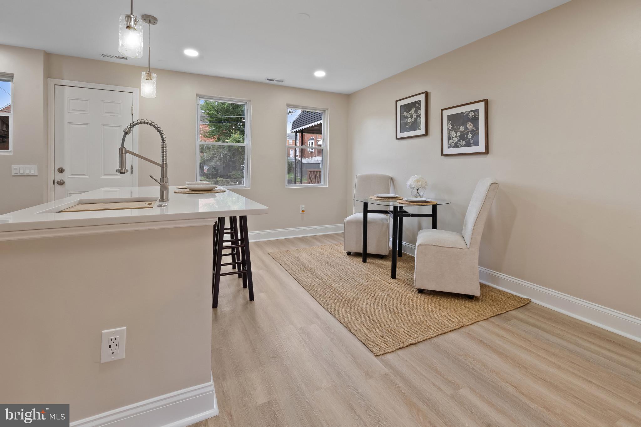 PERRING LOCH - Residential Lease