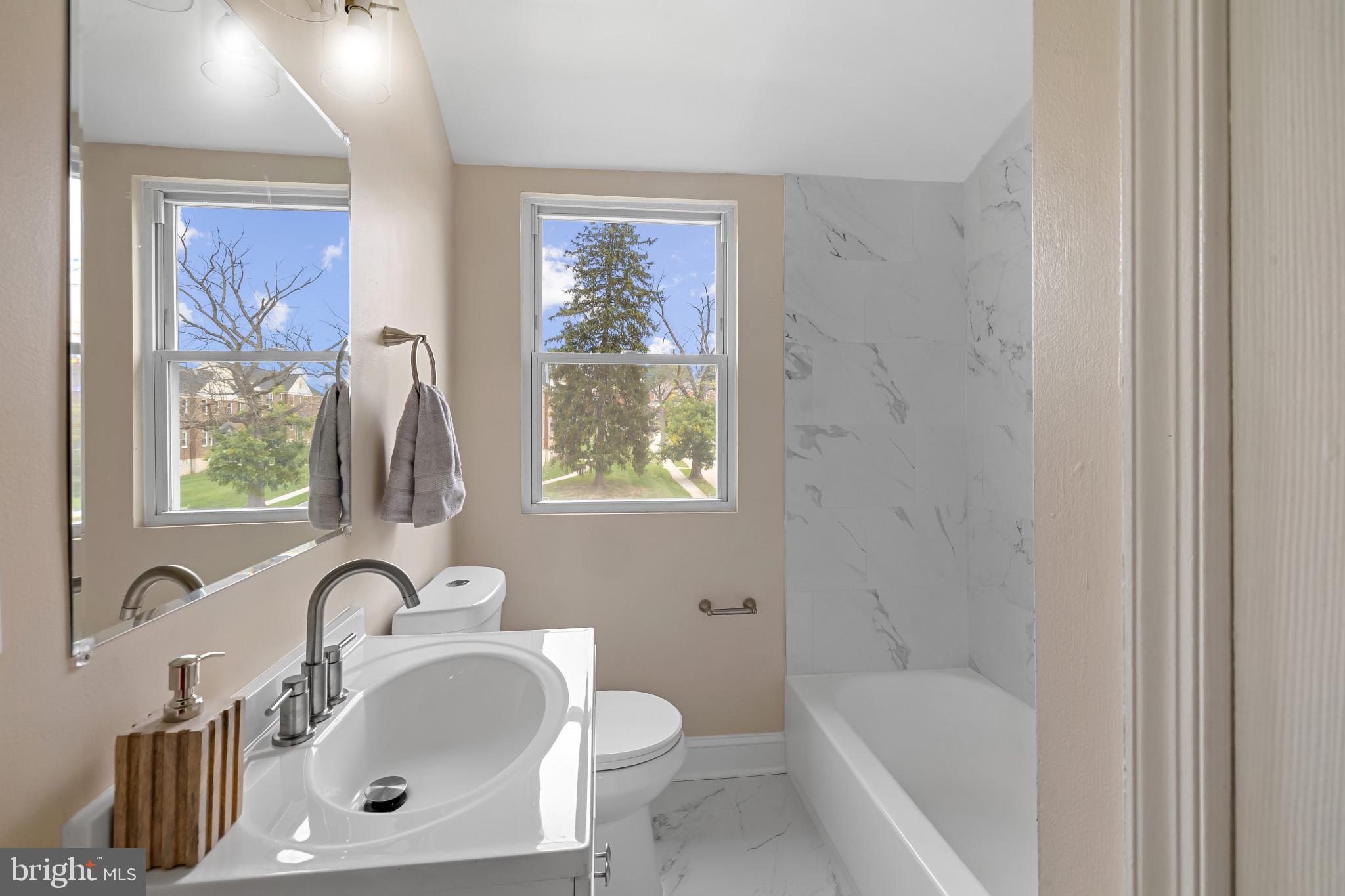 PERRING LOCH - Residential Lease