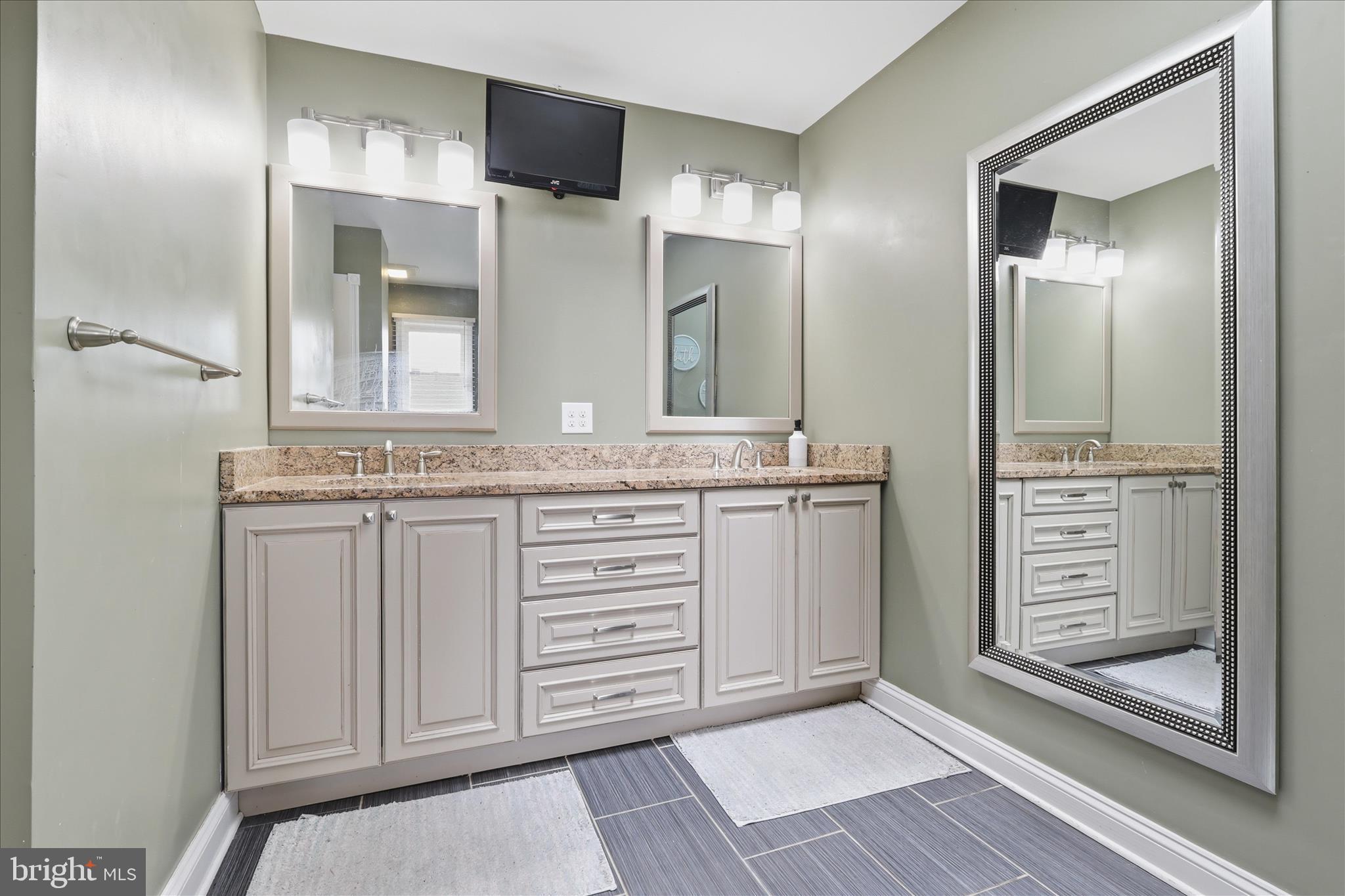 FOUNTAIN HEAD - Residential