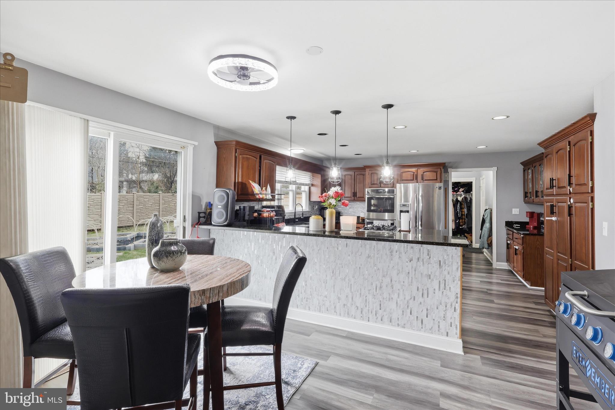 FOUNTAIN HEAD - Residential