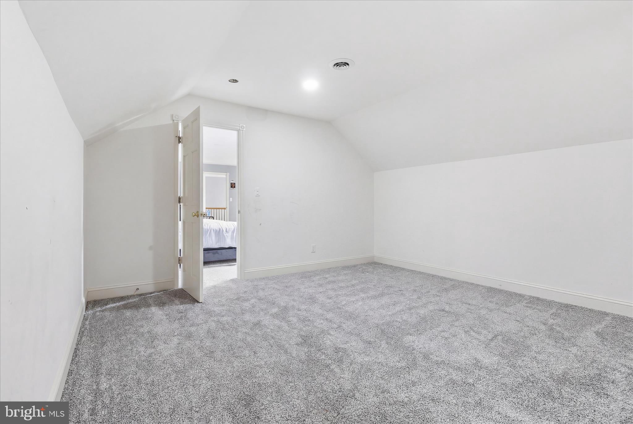 FOUNTAIN HEAD - Residential