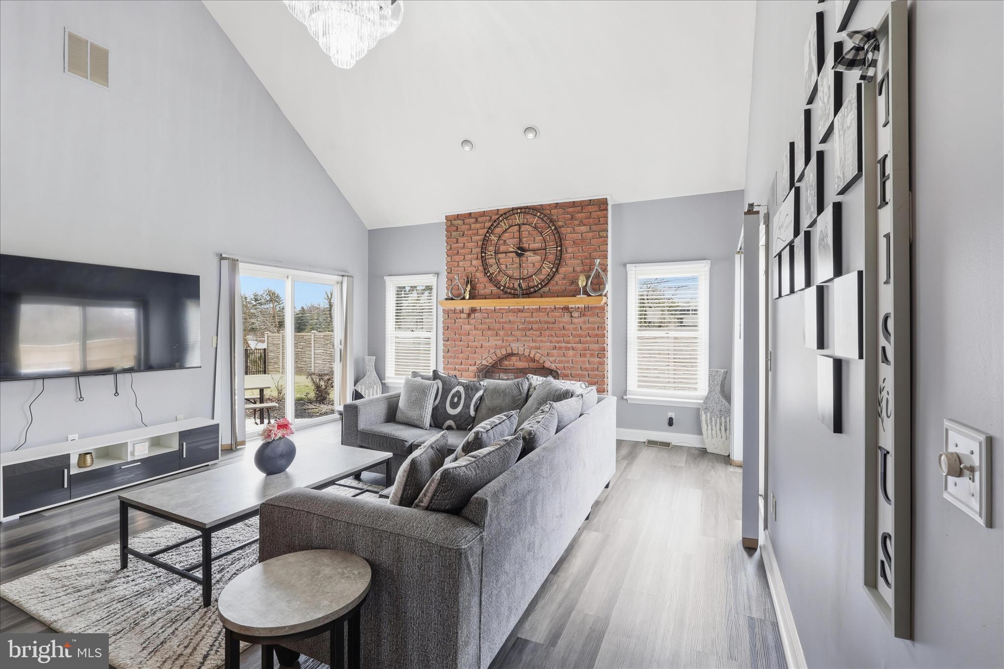 FOUNTAIN HEAD - Residential