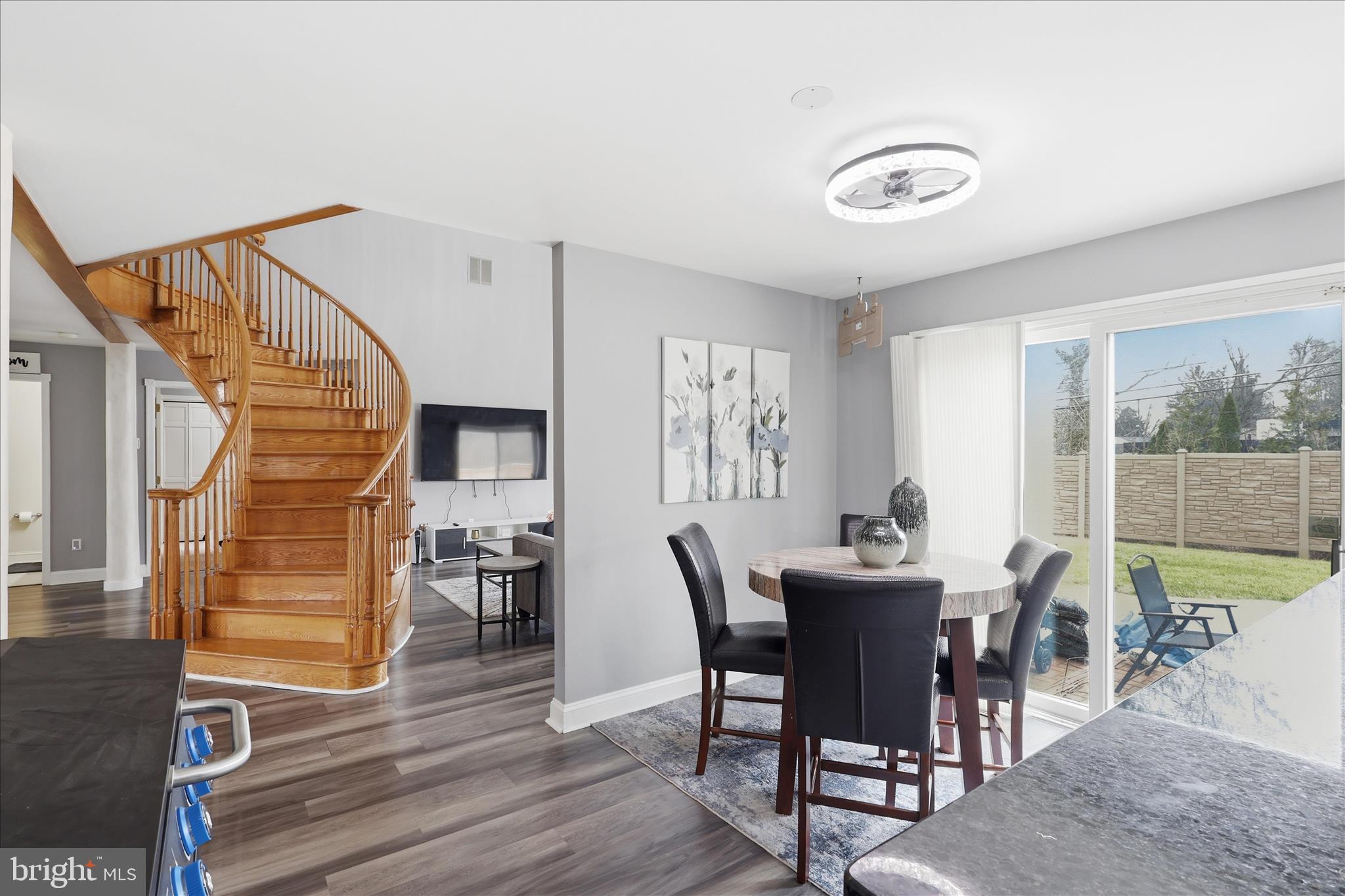 FOUNTAIN HEAD - Residential