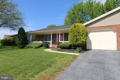 Townhouse For Sale - 1370 Woodridge Drive<br/> MIDDLETOWN, PA 17057