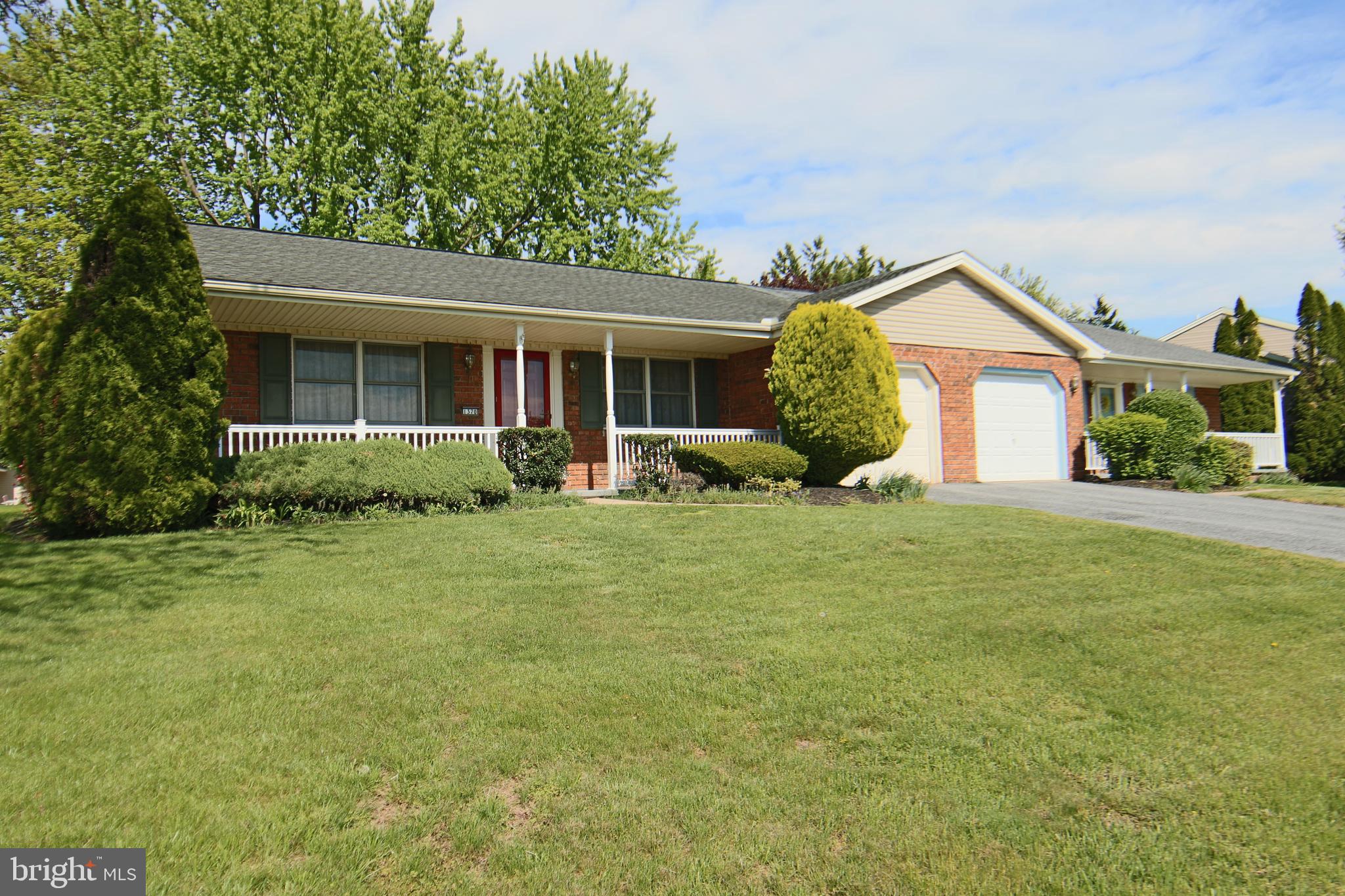 1370 WOODRIDGE DRIVE