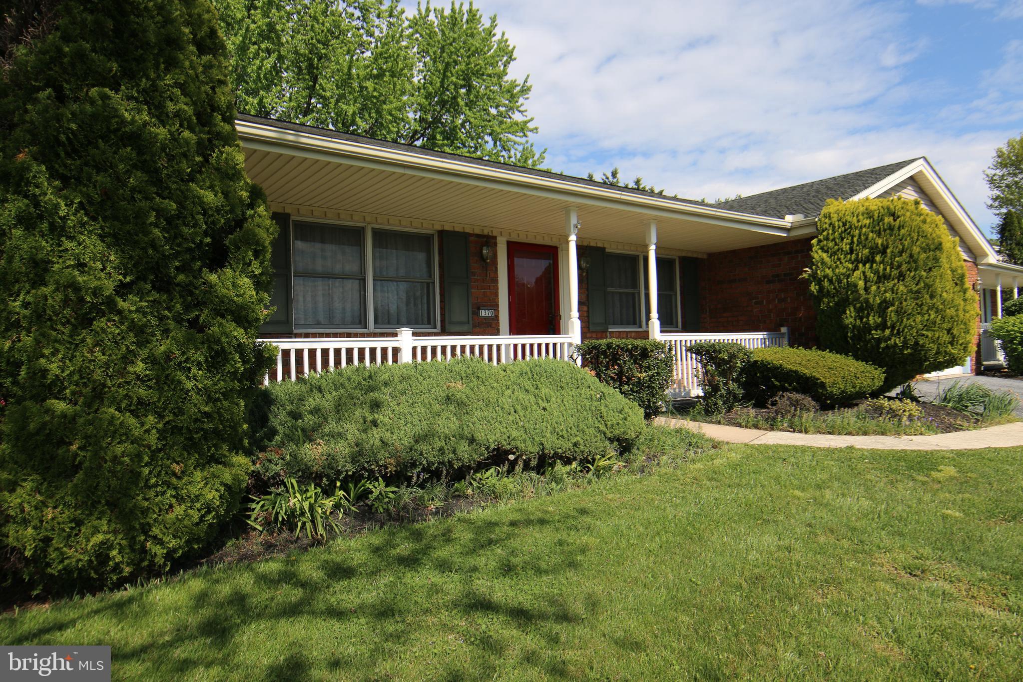 1370 WOODRIDGE DRIVE