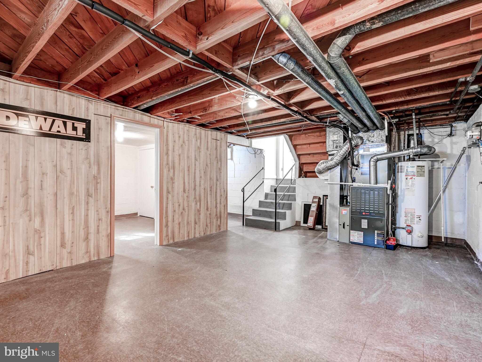 DULANEY VILLAGE - Residential