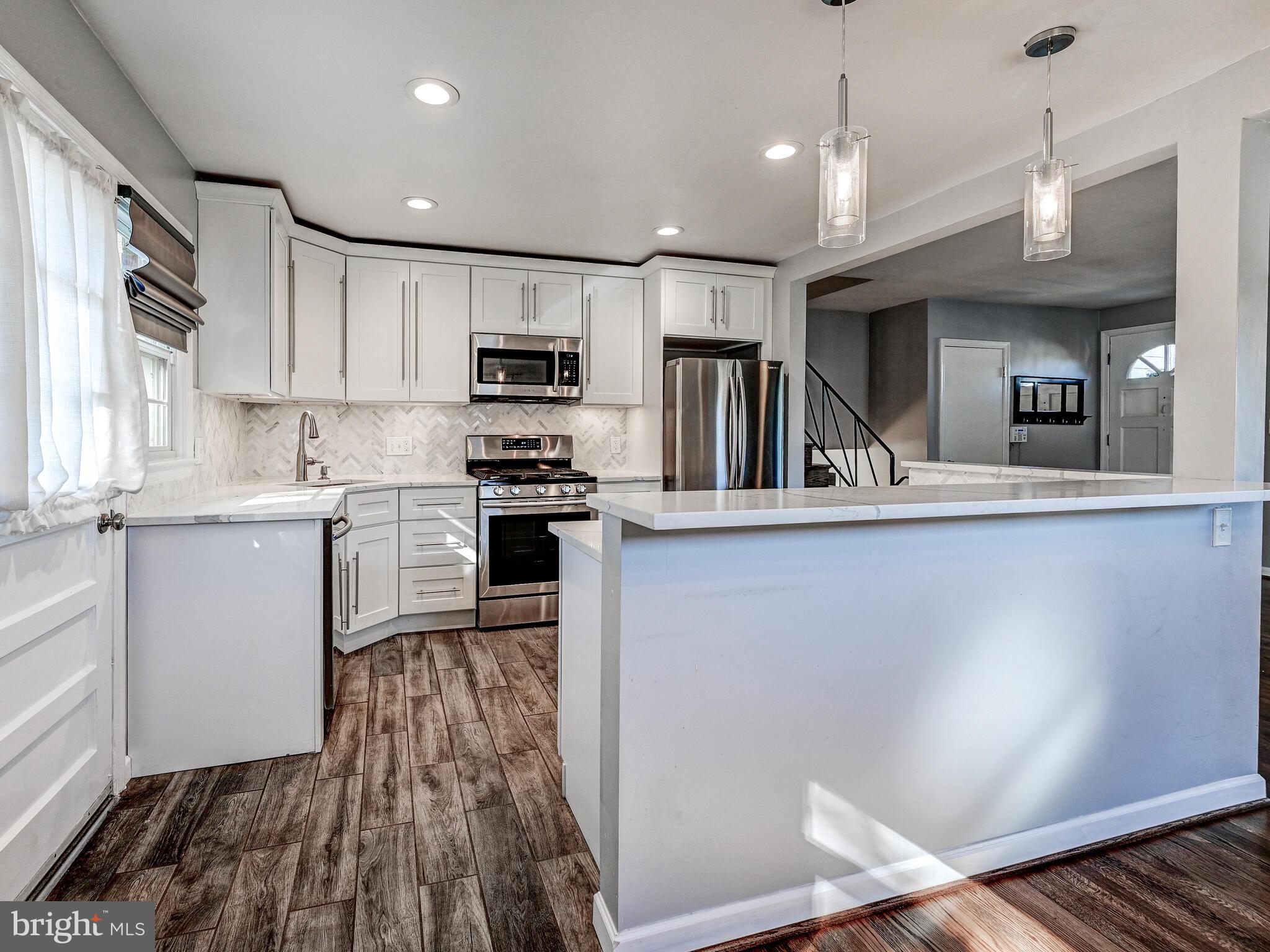 DULANEY VILLAGE - Residential