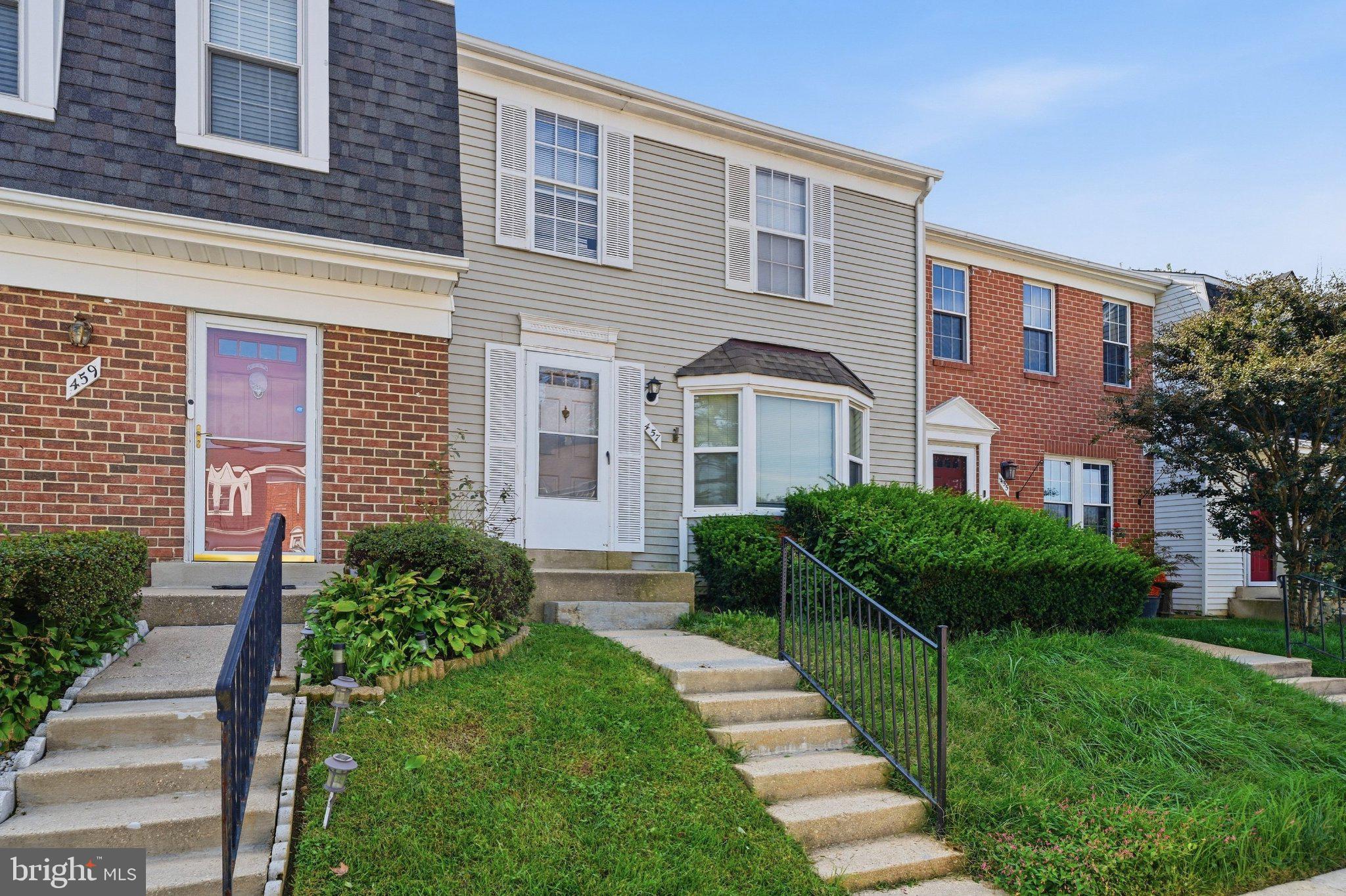 457 STERNWHEELER COURT