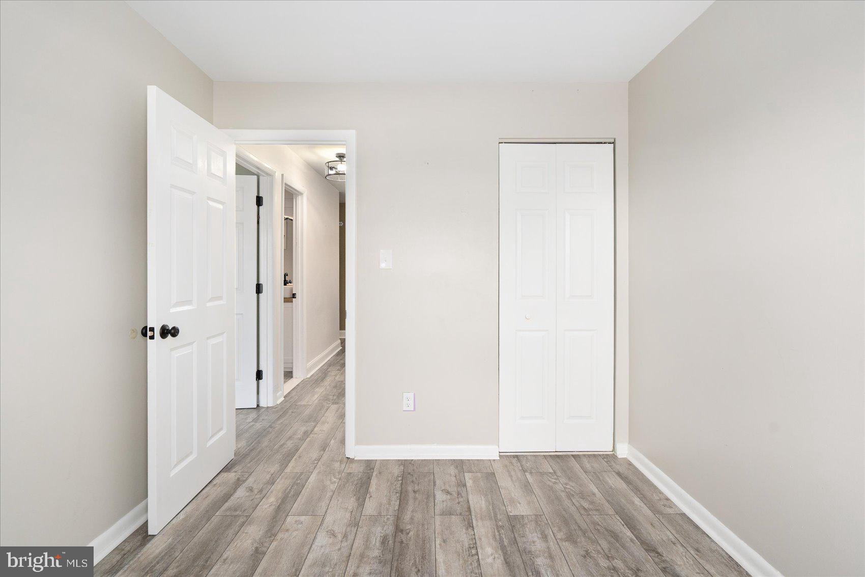 RIVERSIDE - Residential Lease