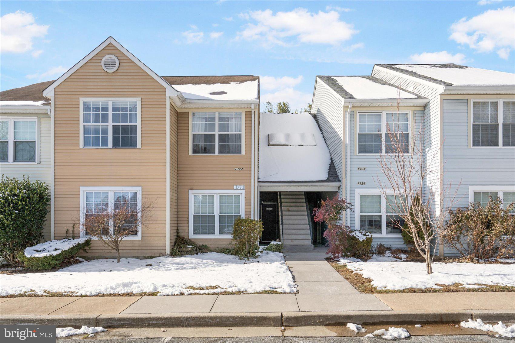 RIVERSIDE - Residential Lease