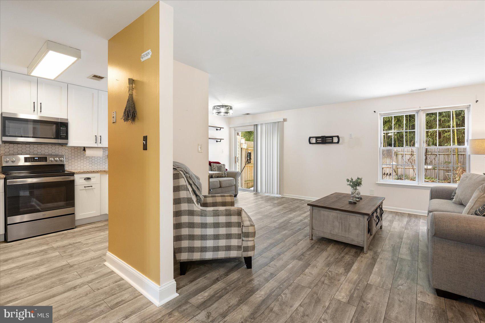 RIVERSIDE - Residential Lease