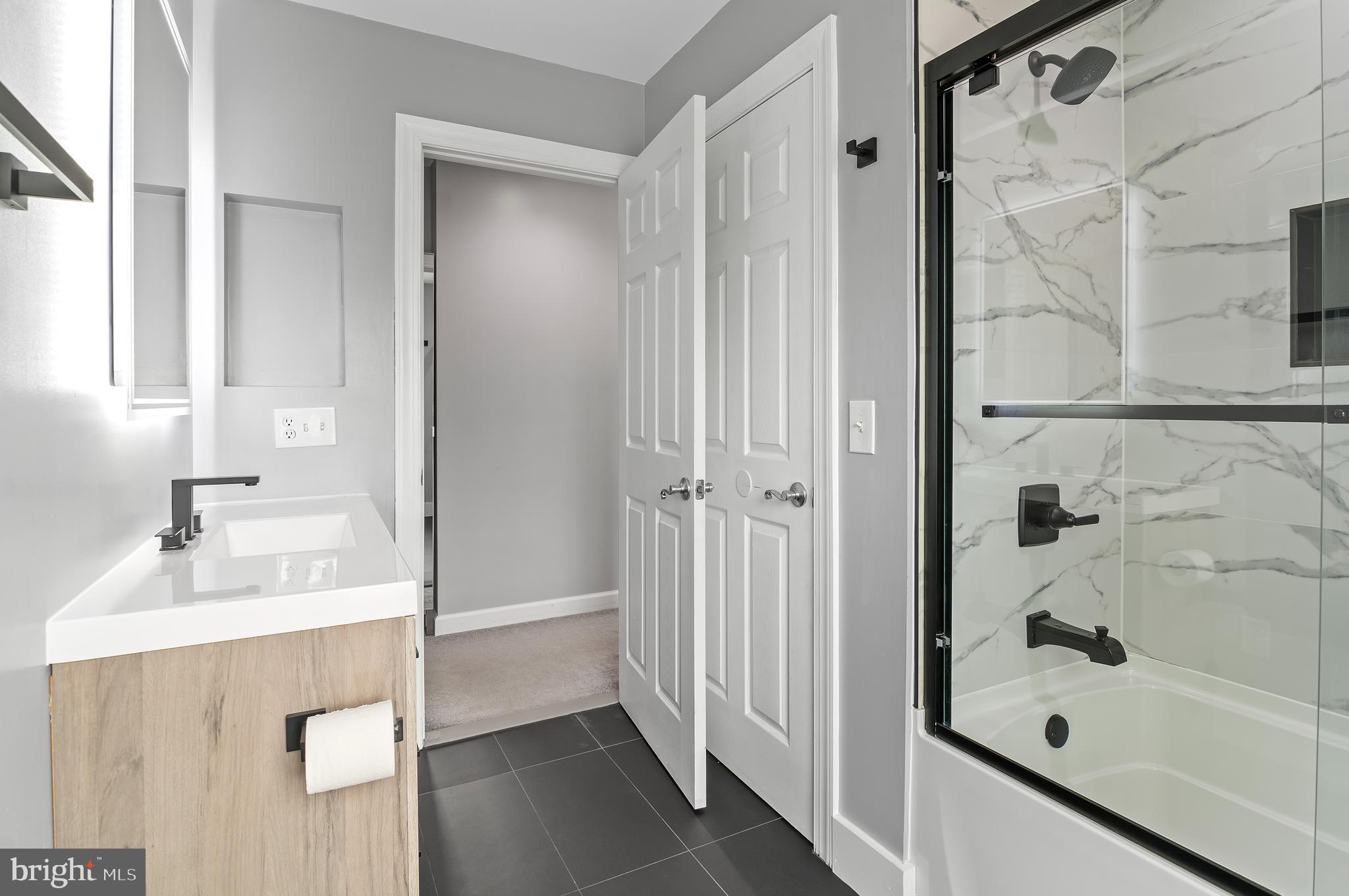 GREEN SPRING MANOR - Residential