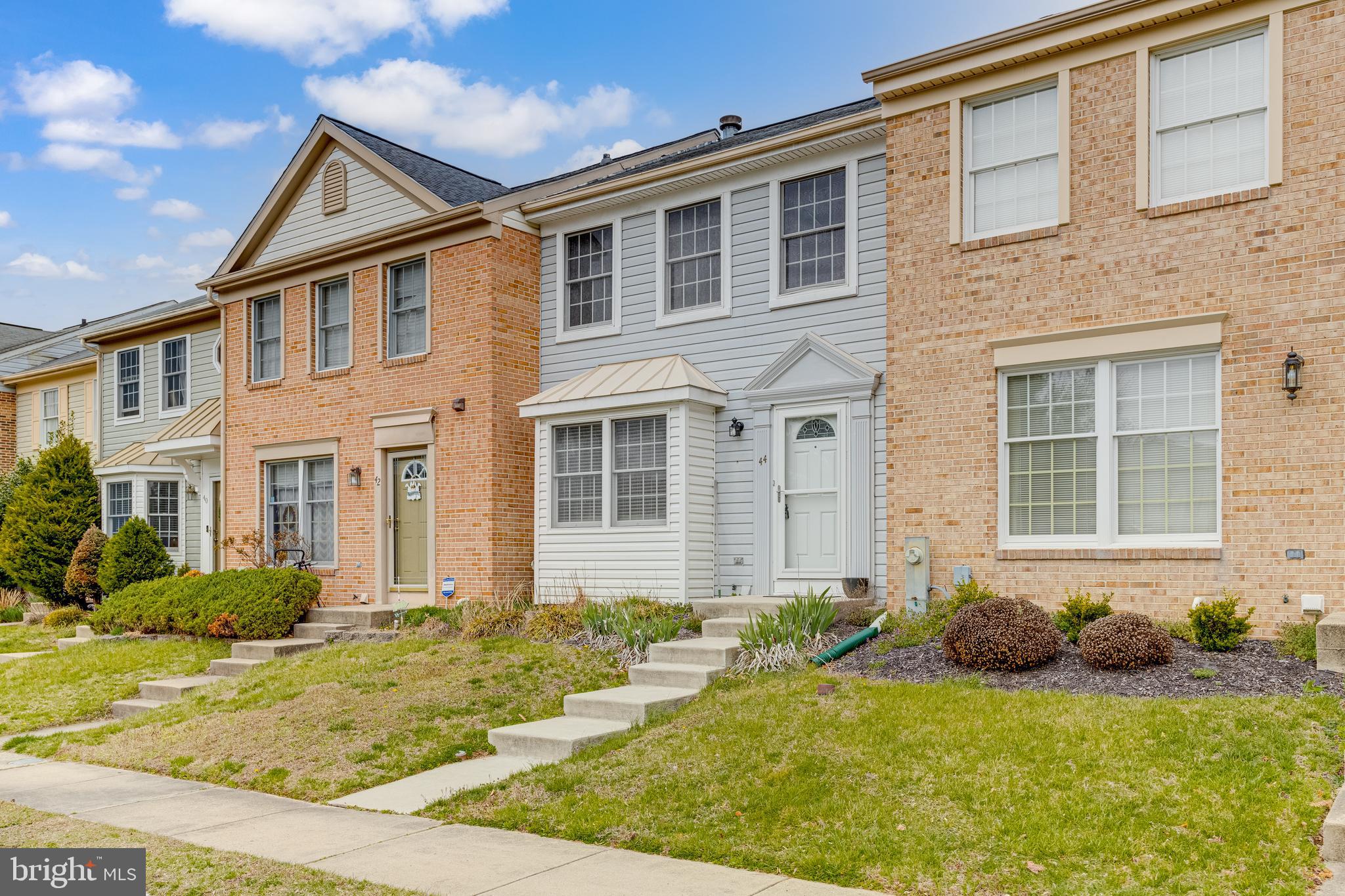 Newer updated kitchen with stainless steel appliances, newer plank flooring and new plush carpet. Short drive to tons of restaurant and shopping. Brand new hot water heater and newer HVAC.