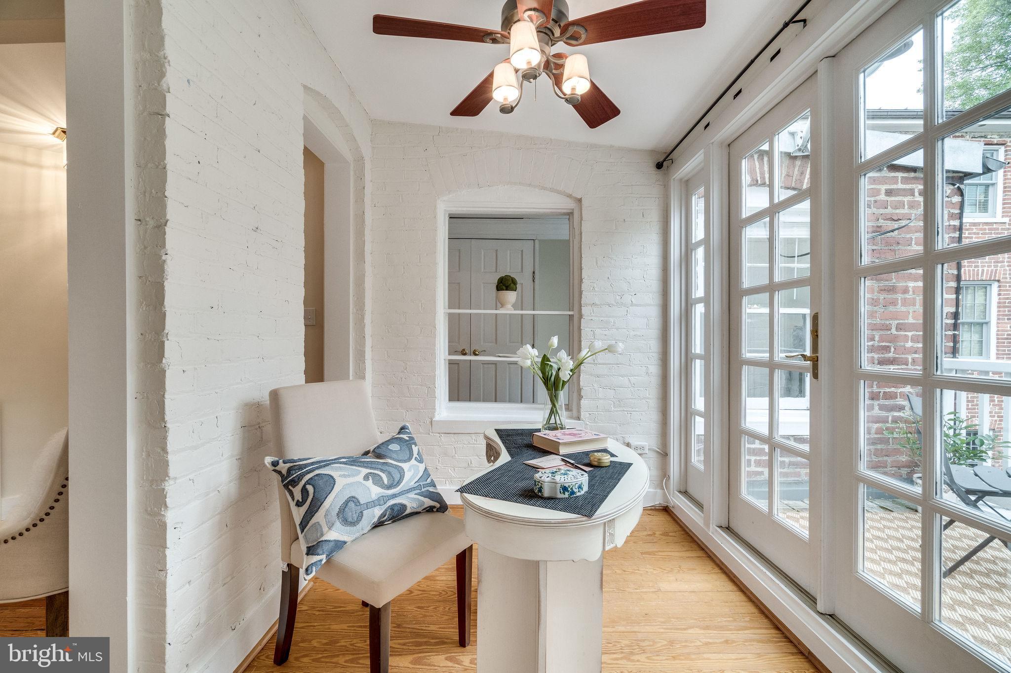 OLD TOWN ALEXANDRIA - Residential