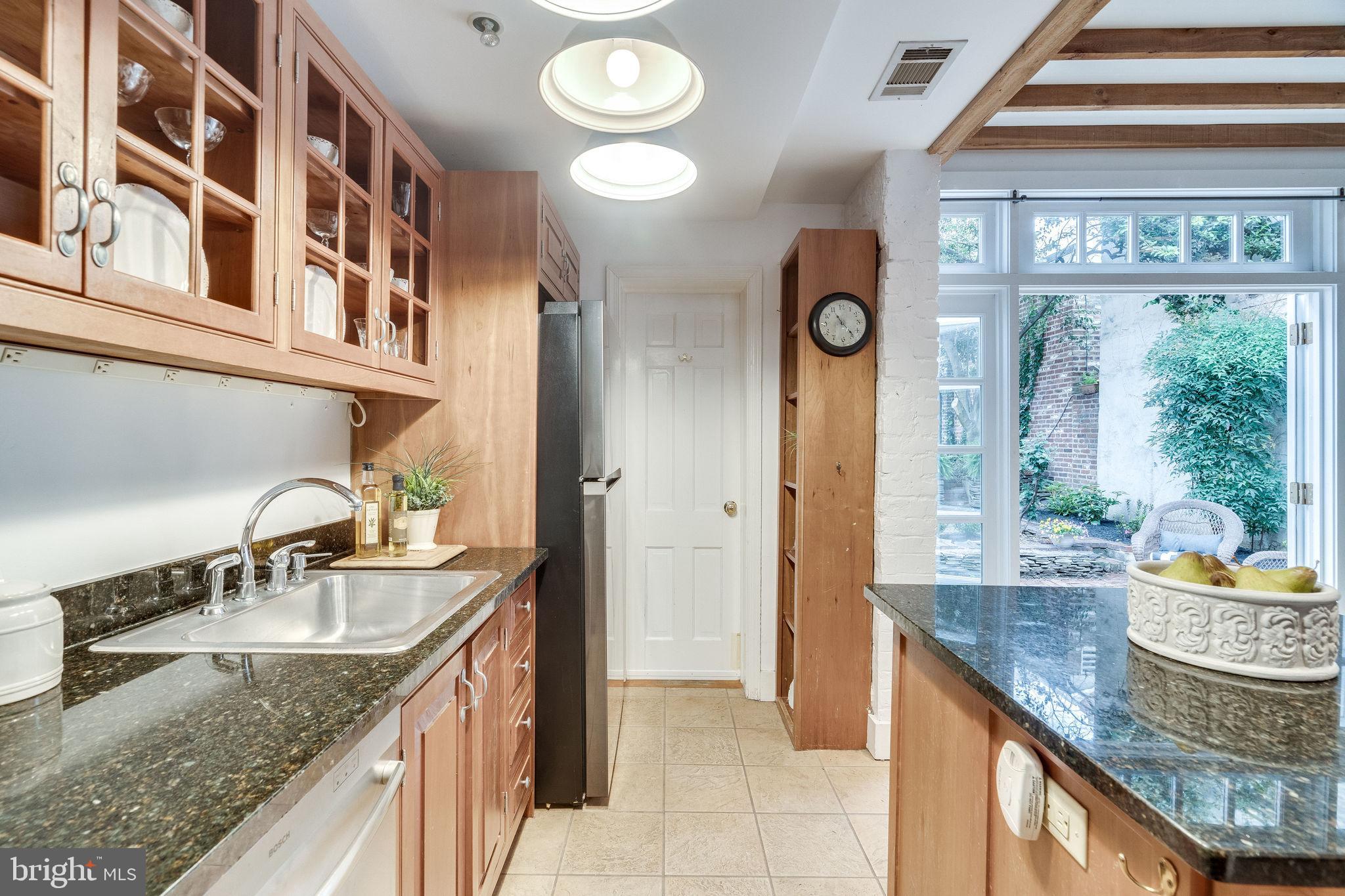 OLD TOWN ALEXANDRIA - Residential