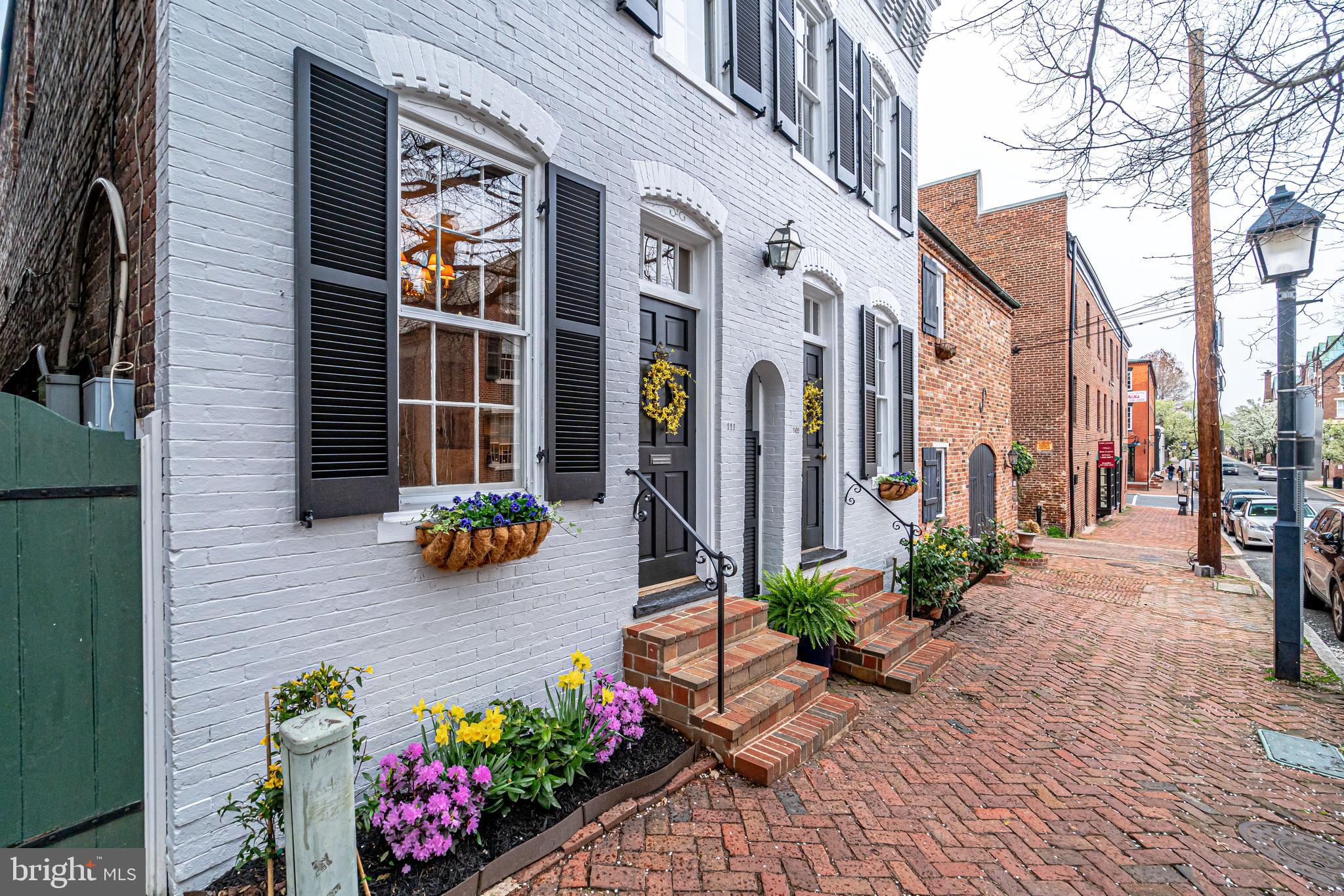 OLD TOWN ALEXANDRIA - Residential