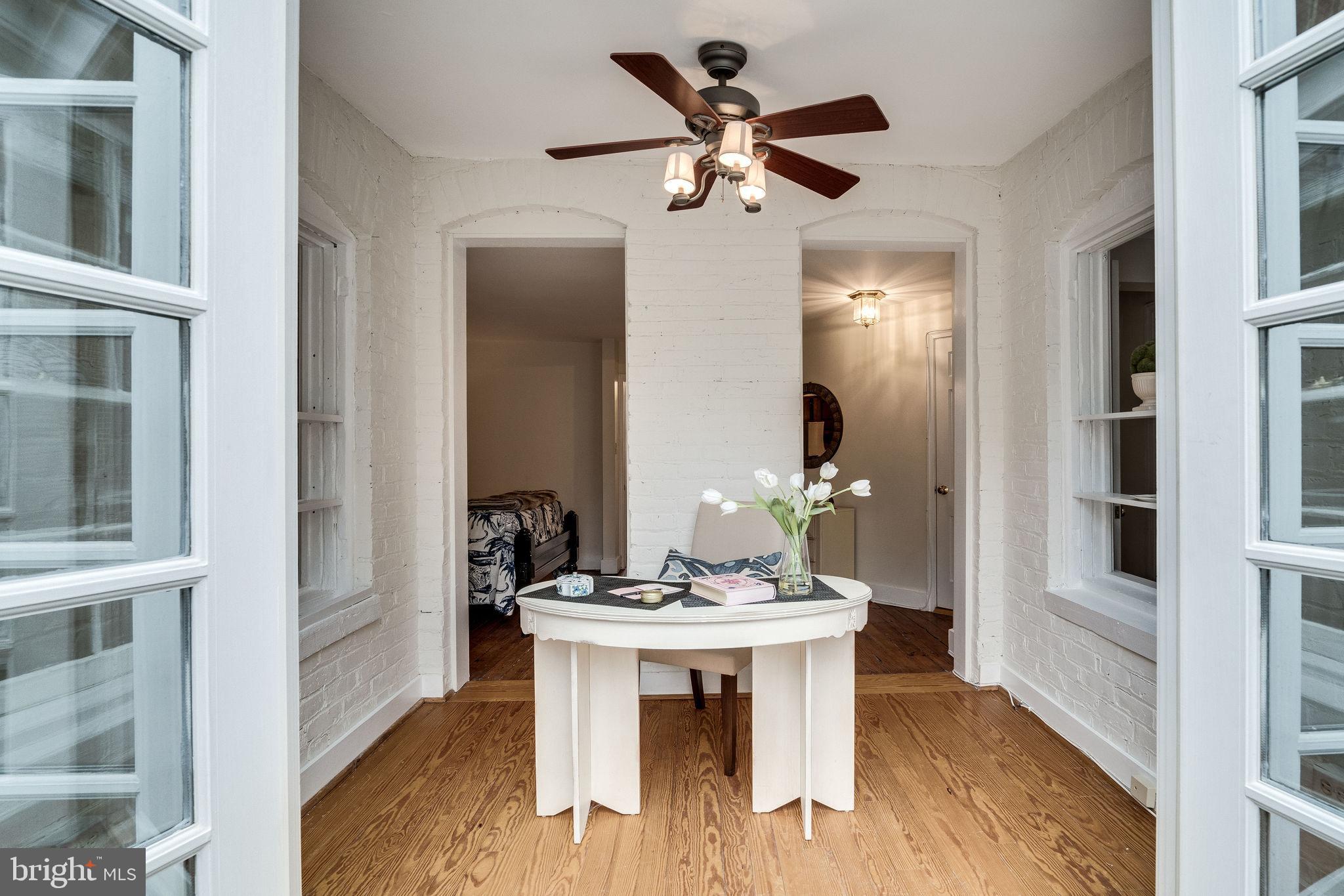 OLD TOWN ALEXANDRIA - Residential