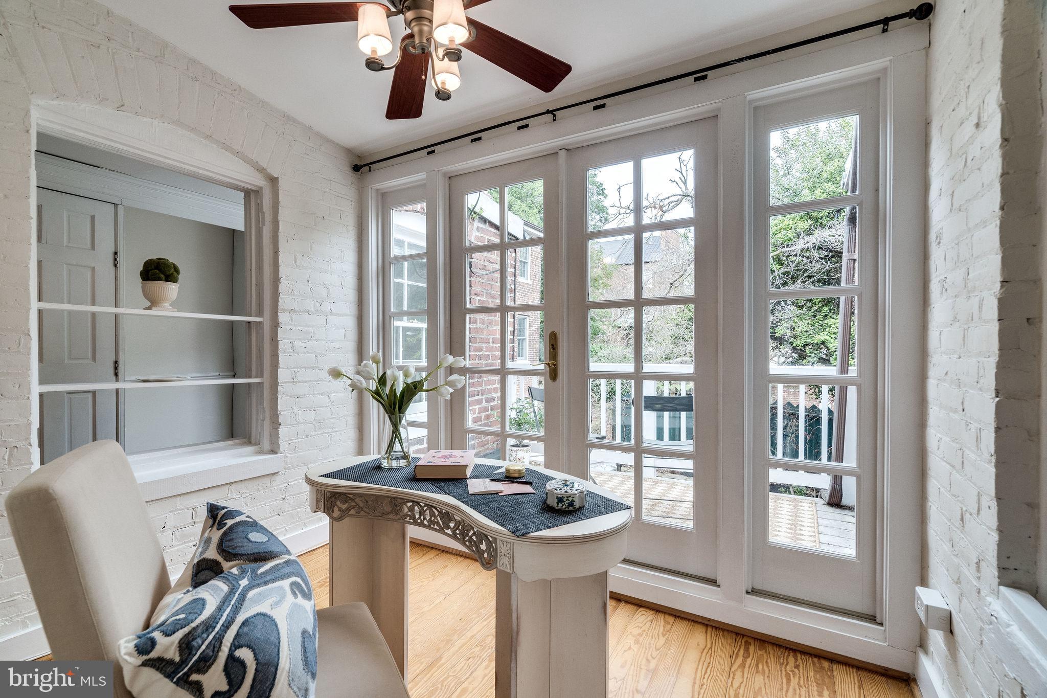 OLD TOWN ALEXANDRIA - Residential