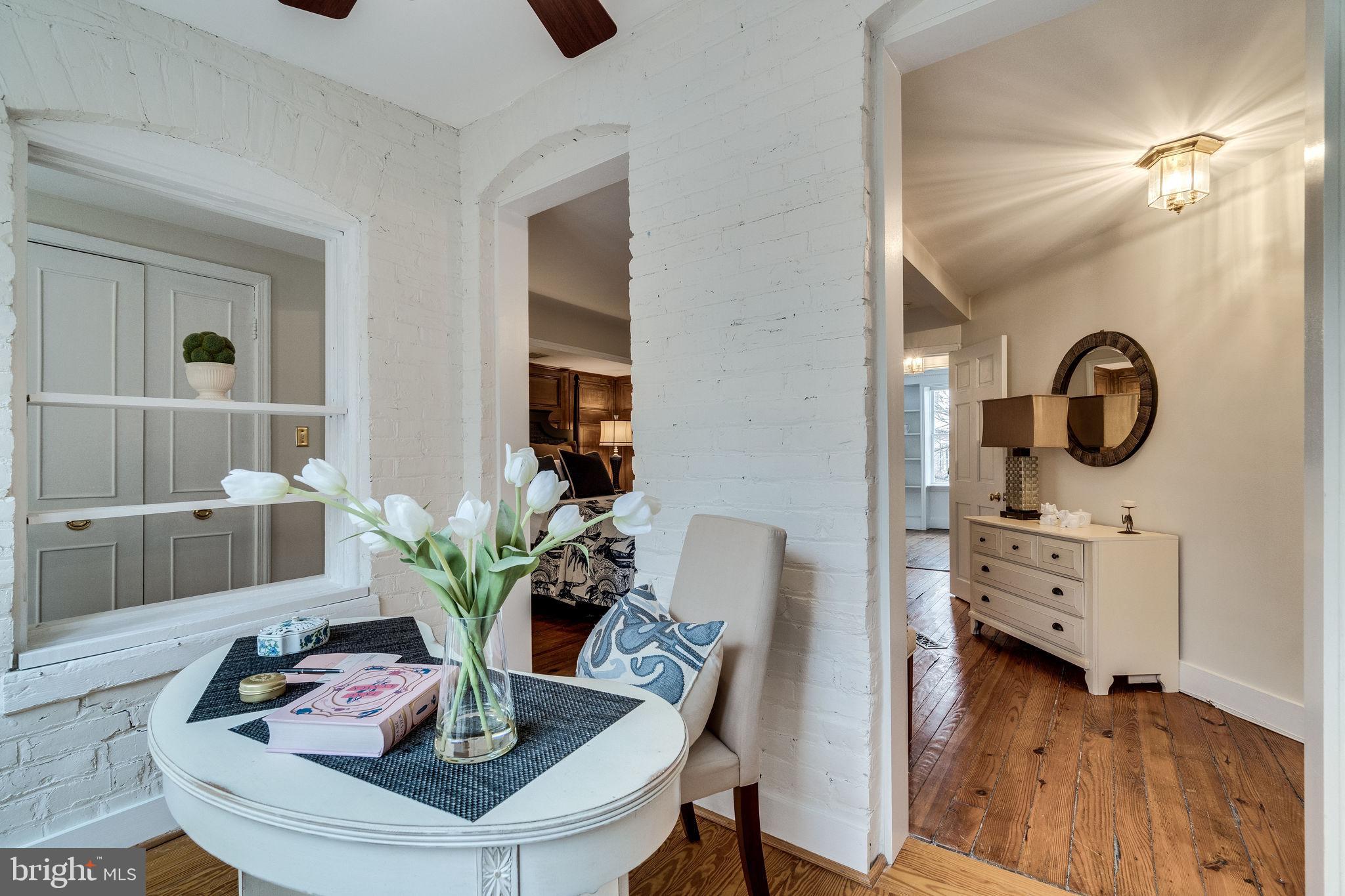 OLD TOWN ALEXANDRIA - Residential