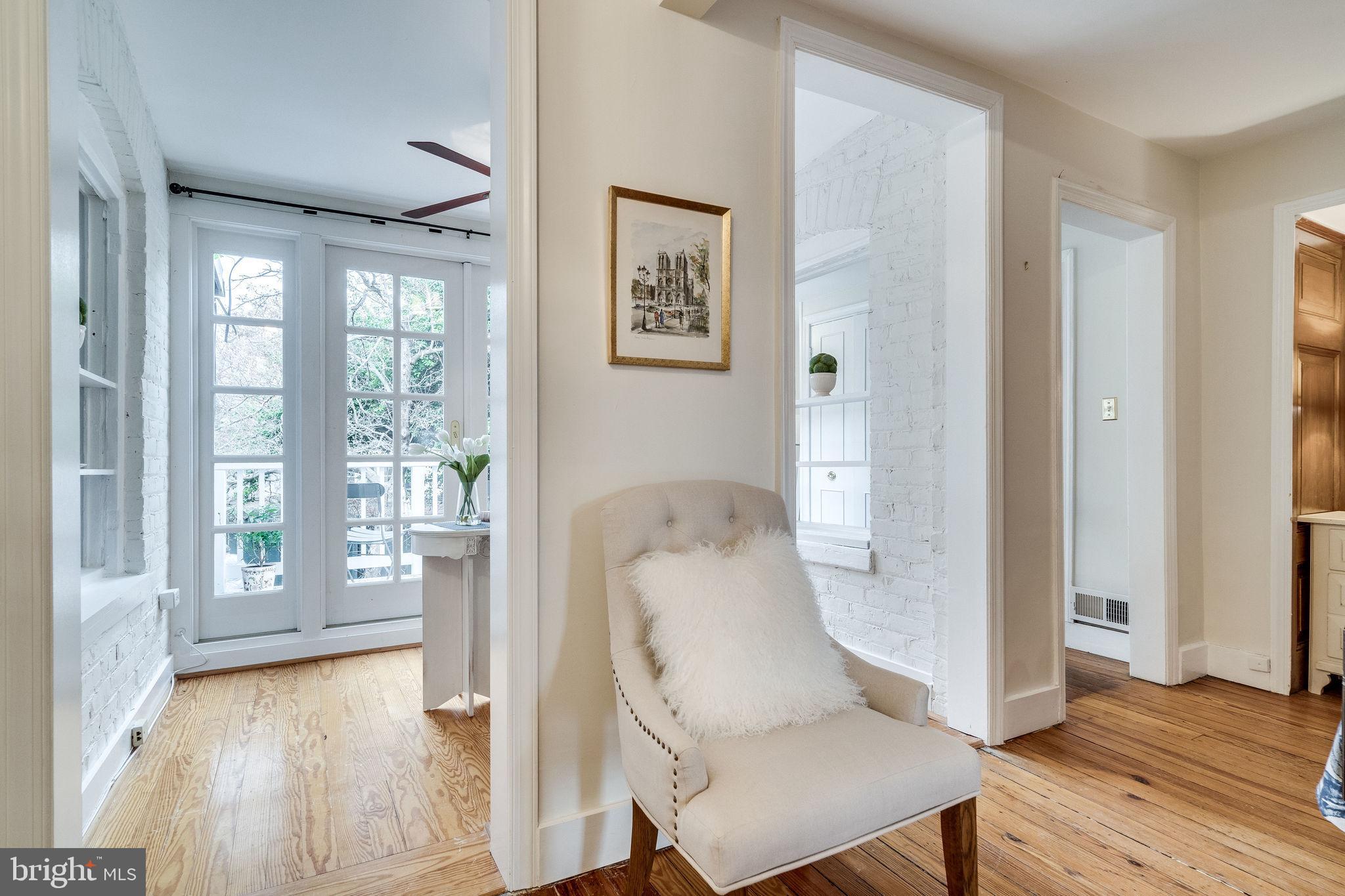 OLD TOWN ALEXANDRIA - Residential