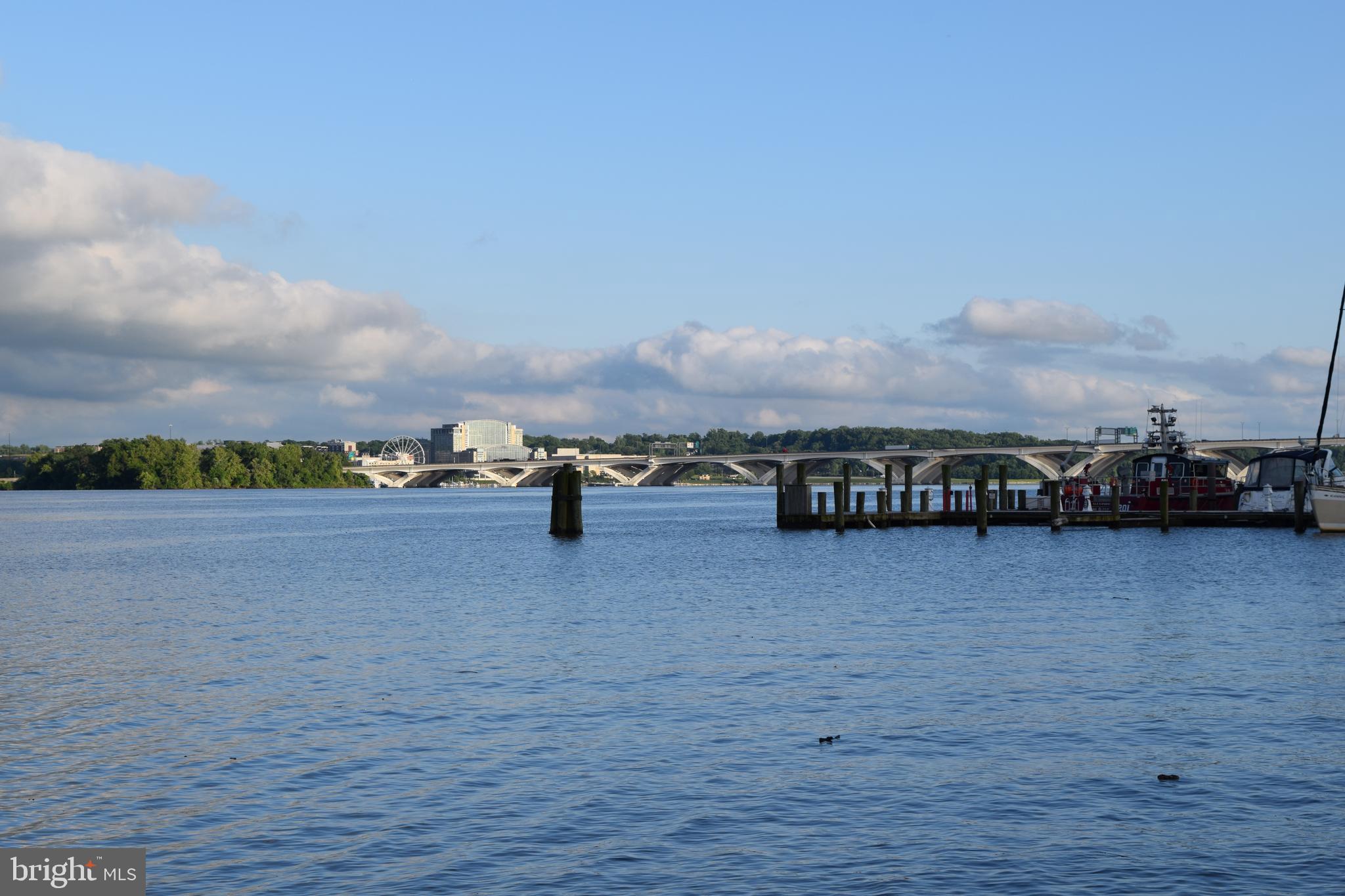 OLD TOWN ALEXANDRIA - Residential