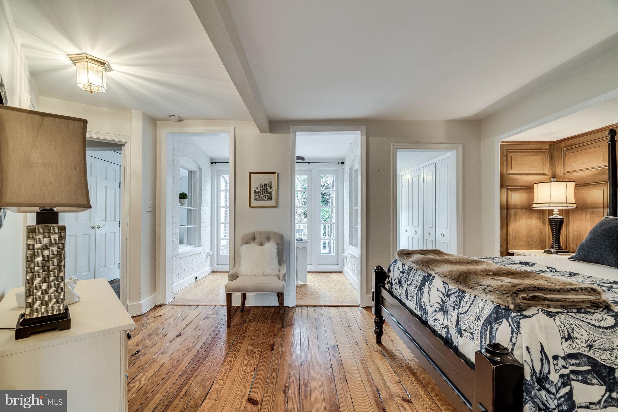 OLD TOWN ALEXANDRIA - Residential