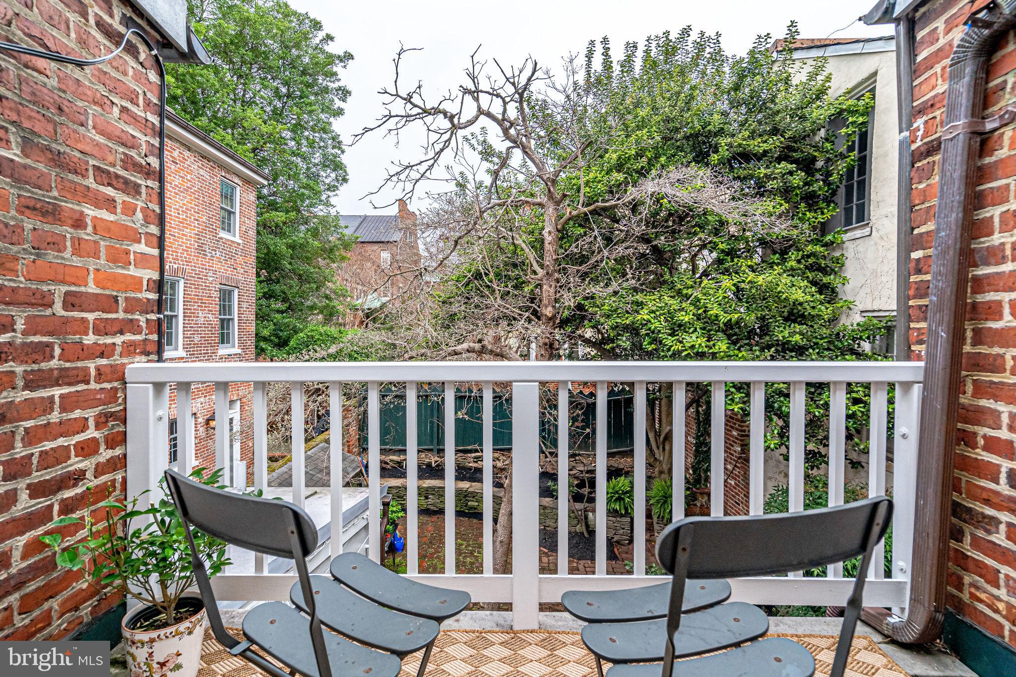 OLD TOWN ALEXANDRIA - Residential