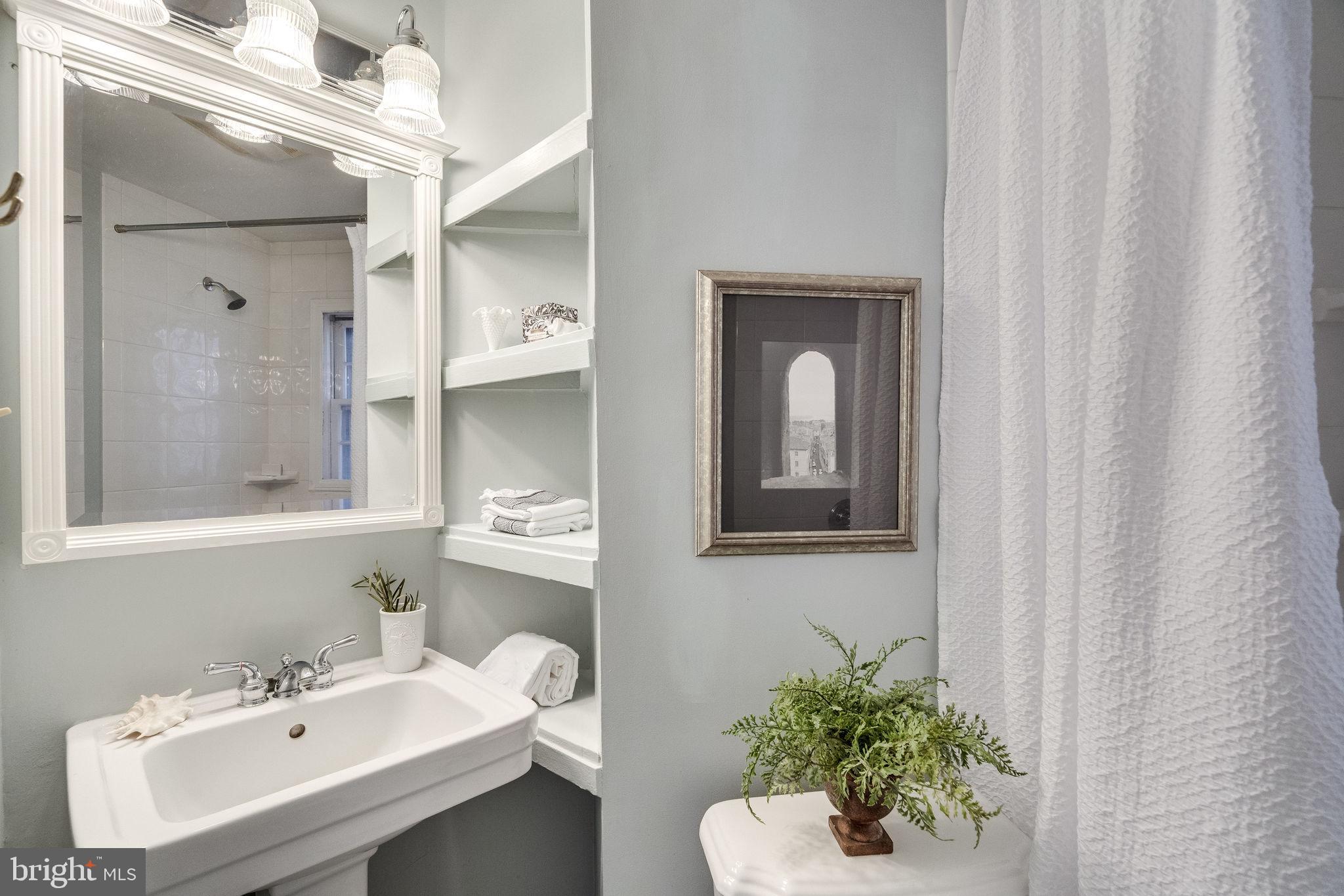 OLD TOWN ALEXANDRIA - Residential