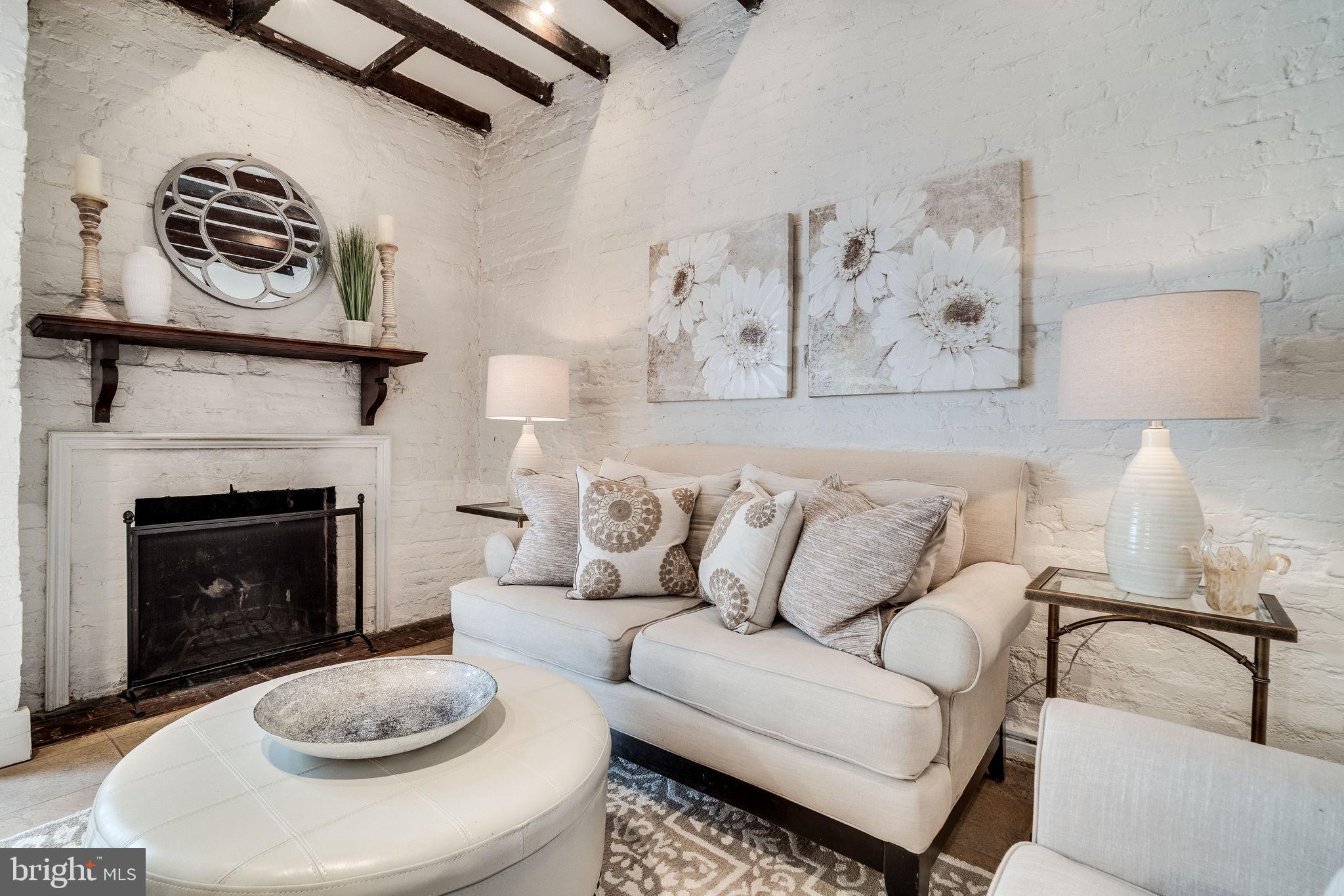 OLD TOWN ALEXANDRIA - Residential