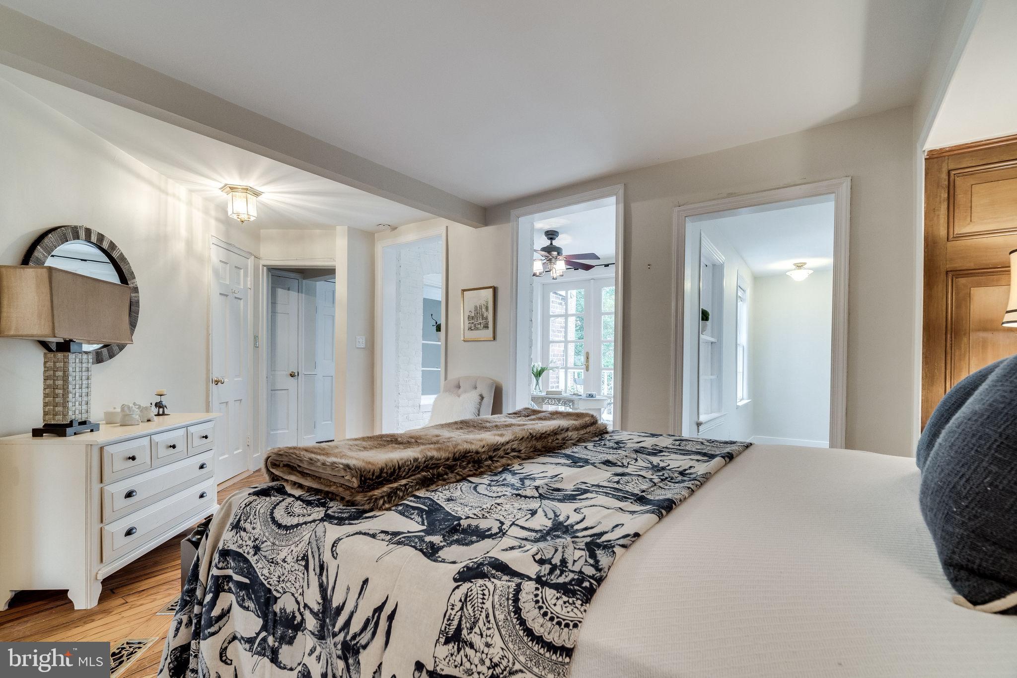 OLD TOWN ALEXANDRIA - Residential