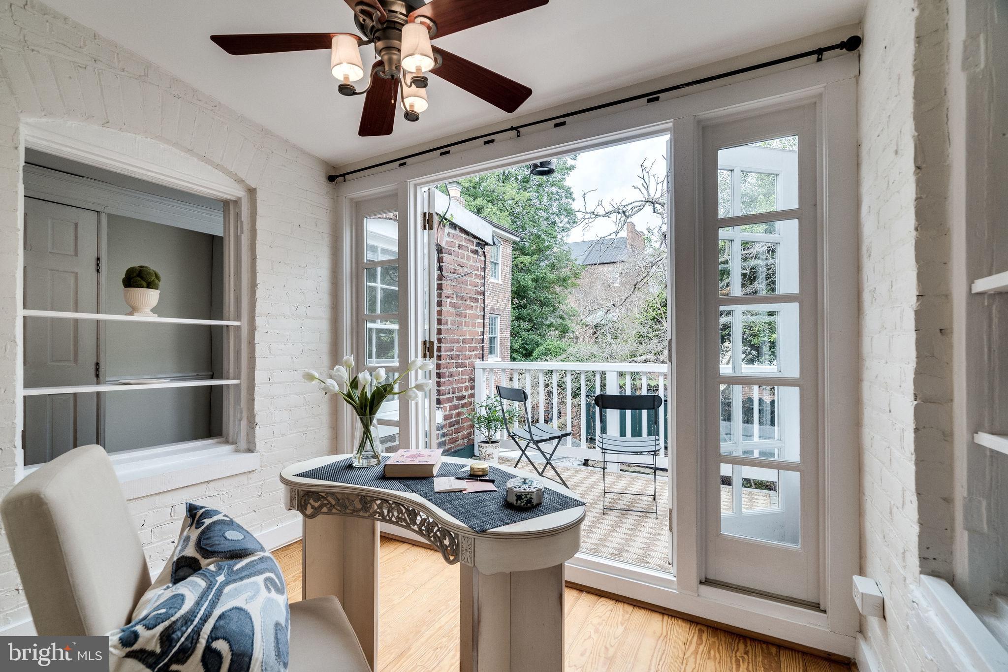 OLD TOWN ALEXANDRIA - Residential